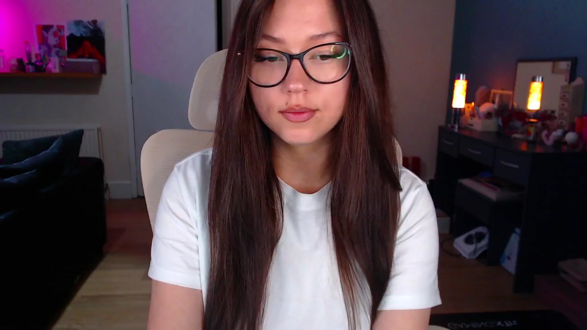Gallery image thumbnail from AnnAngelx's myfreecams stream on, 03/31/2025, 20:01 image 7 of 20