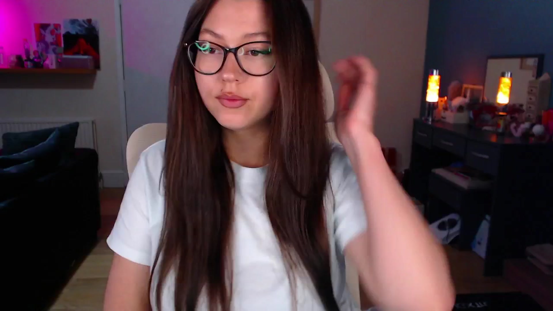 Gallery image thumbnail from AnnAngelx's myfreecams stream on, 03/31/2025, 20:01 image 9 of 20