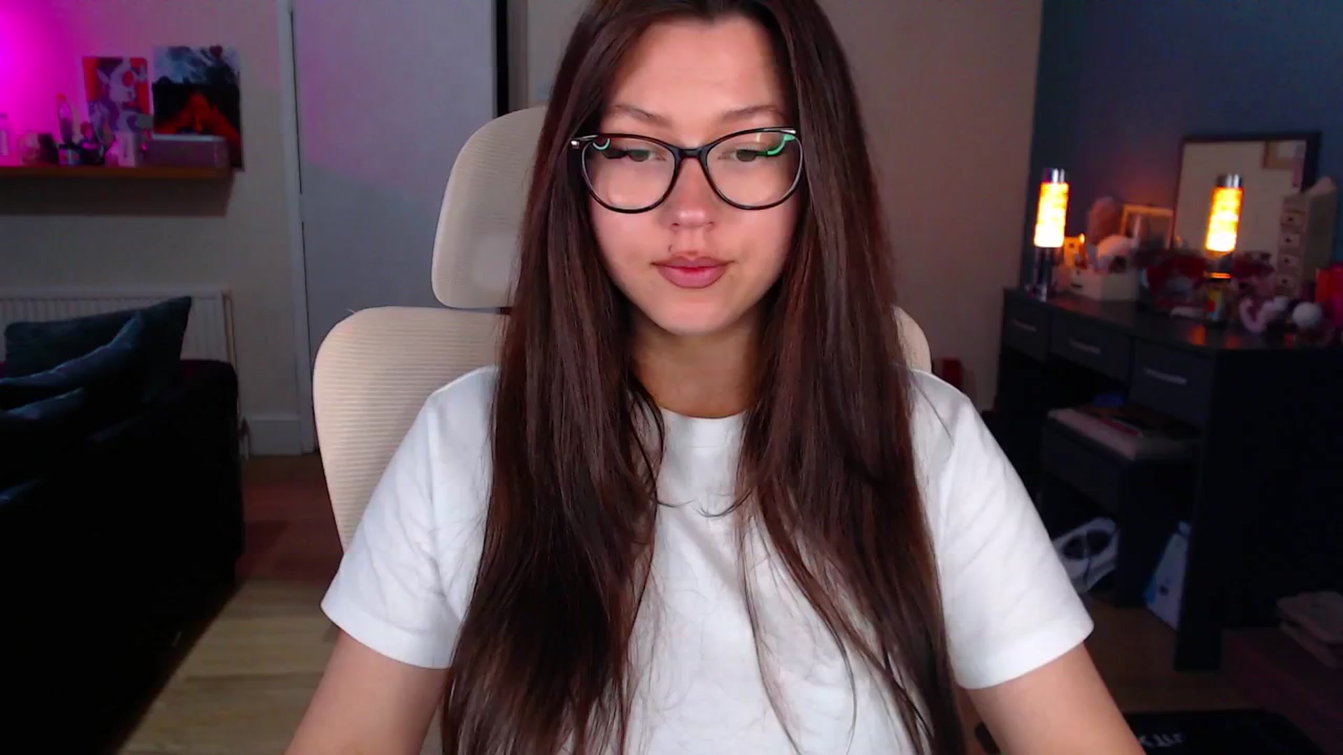 Gallery image thumbnail from AnnAngelx's myfreecams stream on, 03/31/2025, 20:01 image 18 of 20