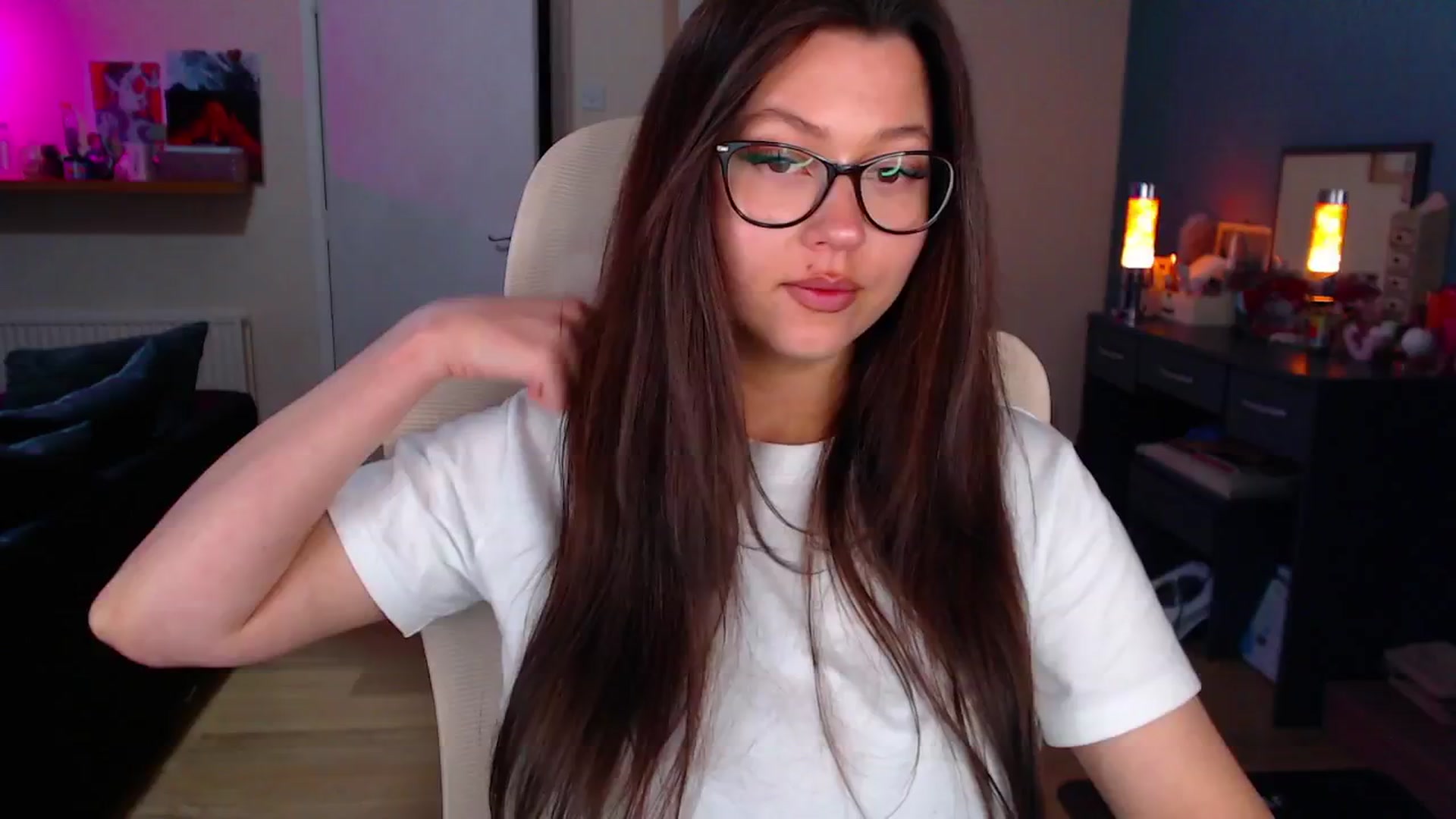 Gallery image thumbnail from AnnAngelx's myfreecams stream on, 03/31/2025, 20:01 image 19 of 20