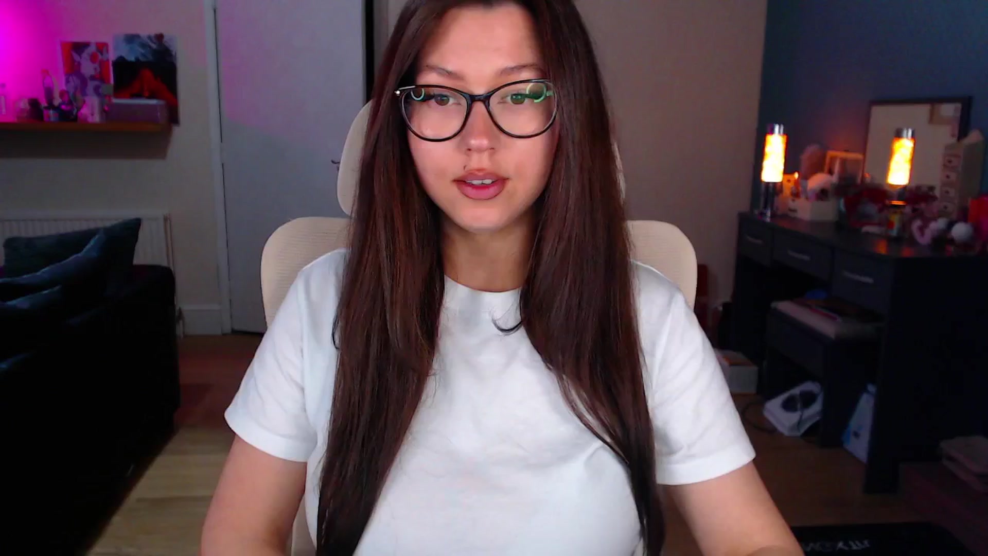 Gallery image thumbnail from AnnAngelx's myfreecams stream on, 03/31/2025, 20:01 image 12 of 20
