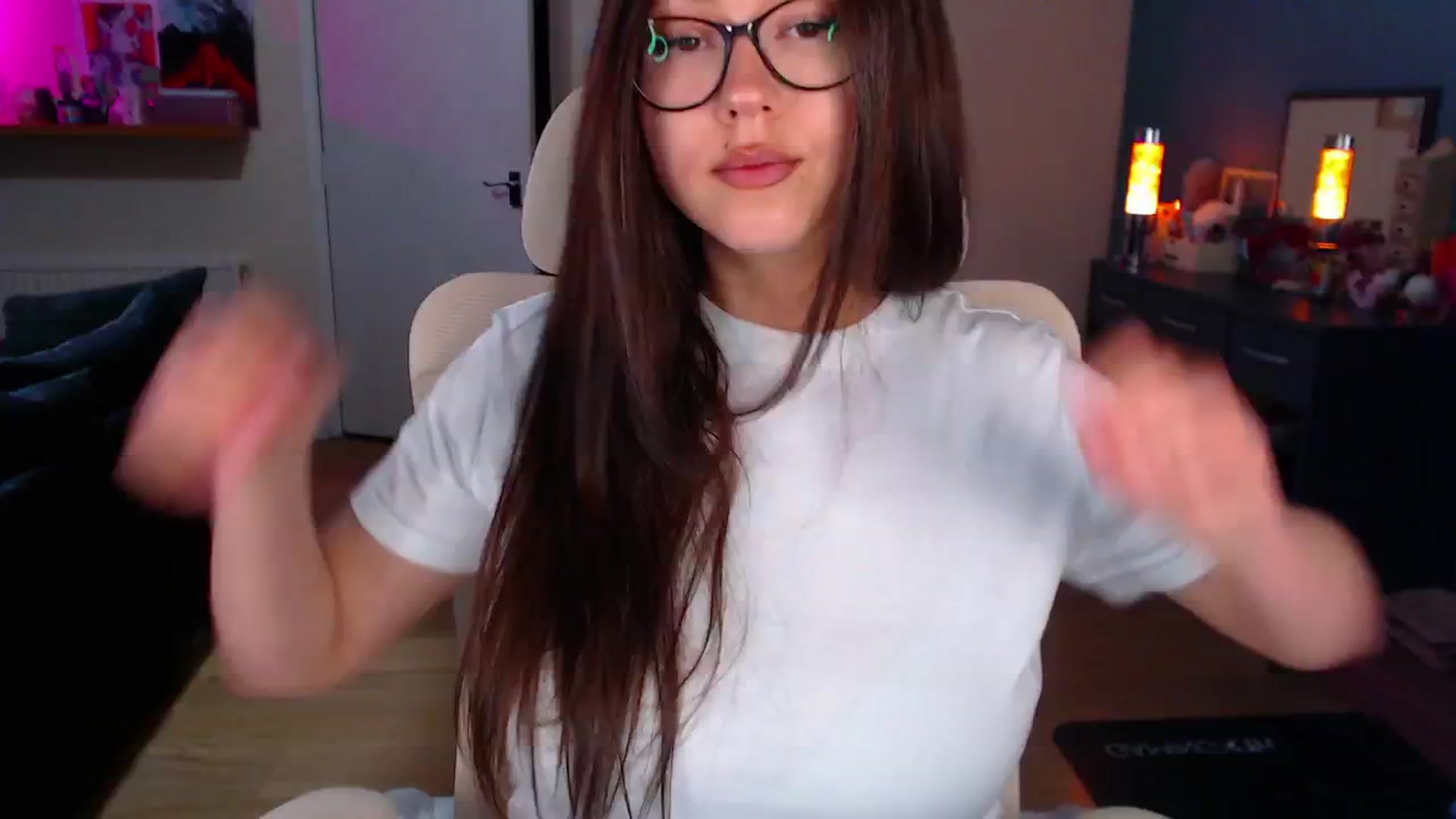 Gallery image thumbnail from AnnAngelx's myfreecams stream on, 03/31/2025, 21:13 image 12 of 20
