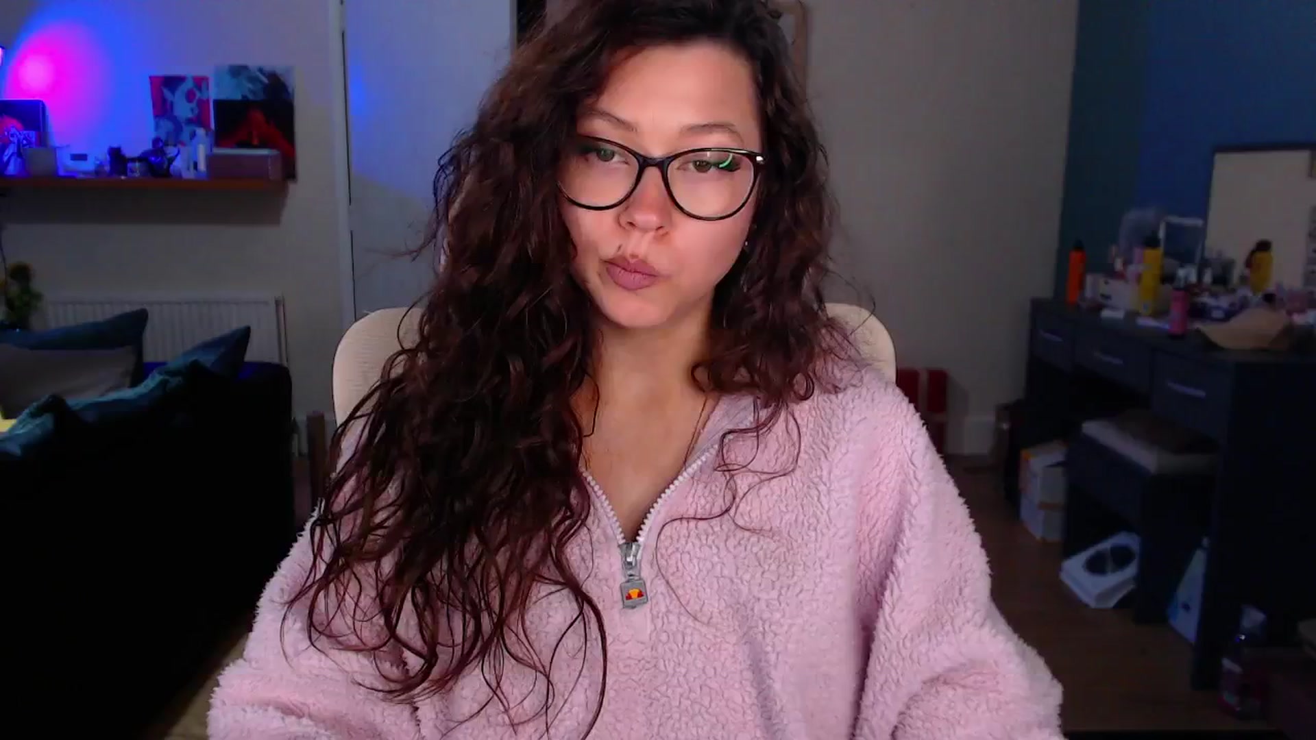 Gallery image thumbnail from AnnAngelx's myfreecams stream on, 04/05/2025, 21:09 image 14 of 20