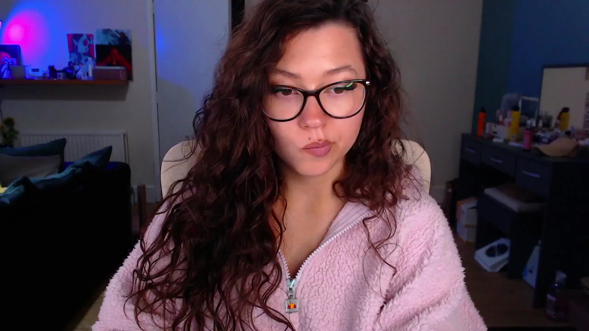 Gallery image thumbnail from AnnAngelx's myfreecams stream on, 04/05/2025, 21:09 image 18 of 20