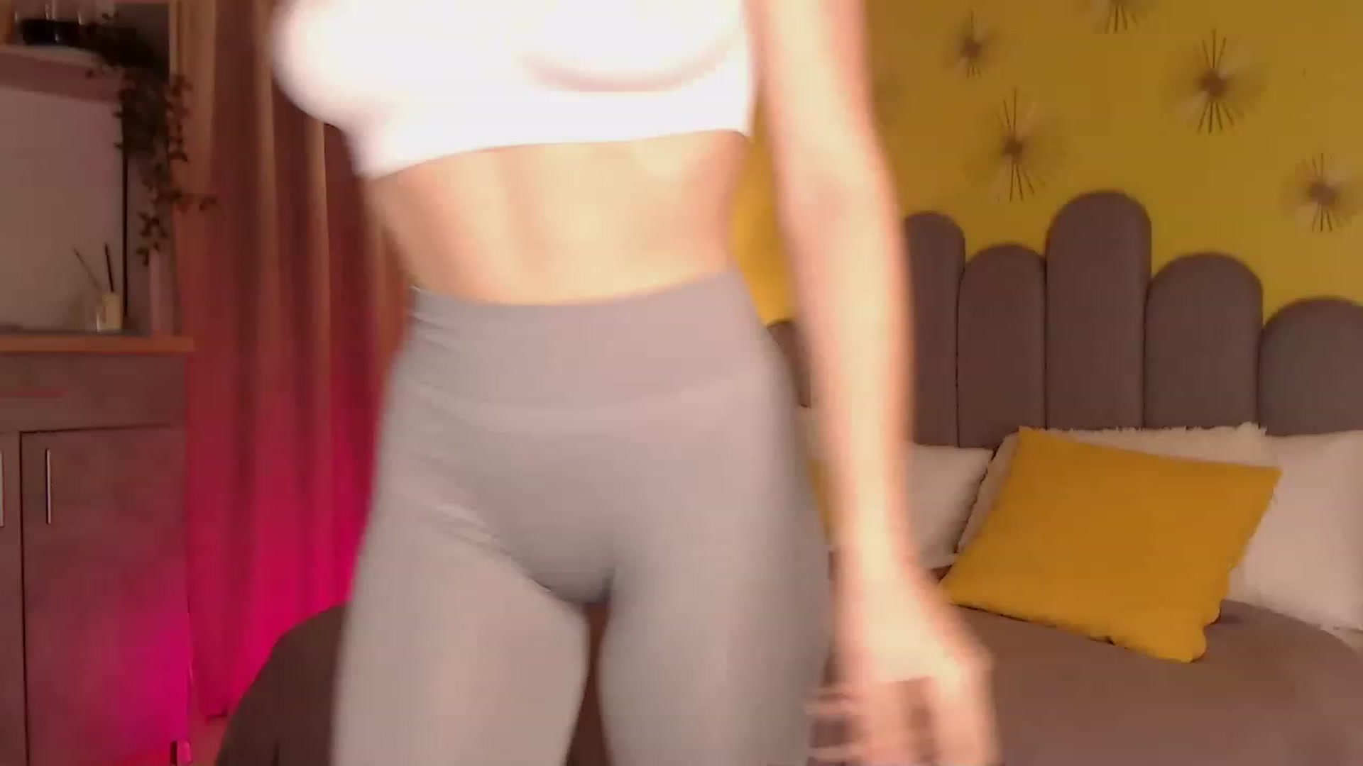 Gallery image thumbnail from AnnCutie's myfreecams stream on, 11/18/2022, 18:08 image 5 of 20