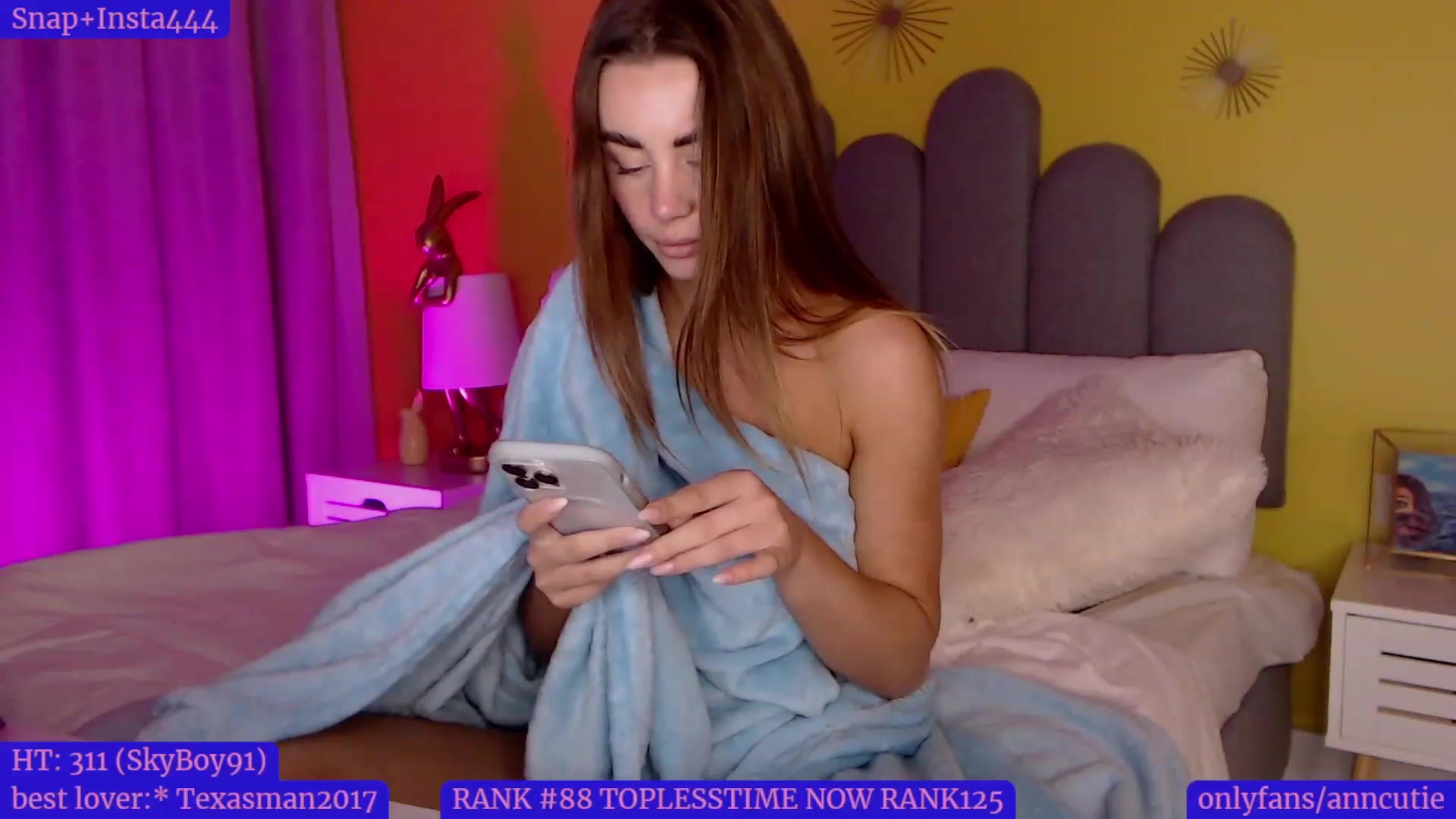 Gallery image thumbnail from AnnCutie's myfreecams stream on, 11/22/2022, 15:38 image 13 of 20