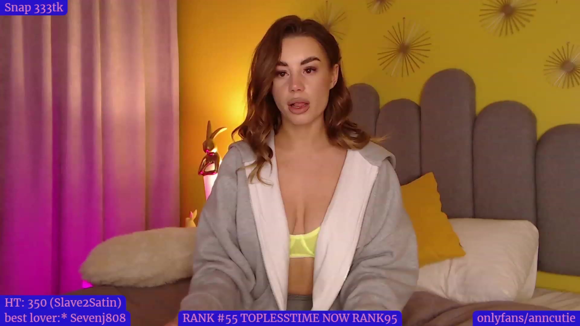 Gallery image thumbnail from AnnCutie's myfreecams stream on, 11/28/2022, 04:14 image 4 of 20