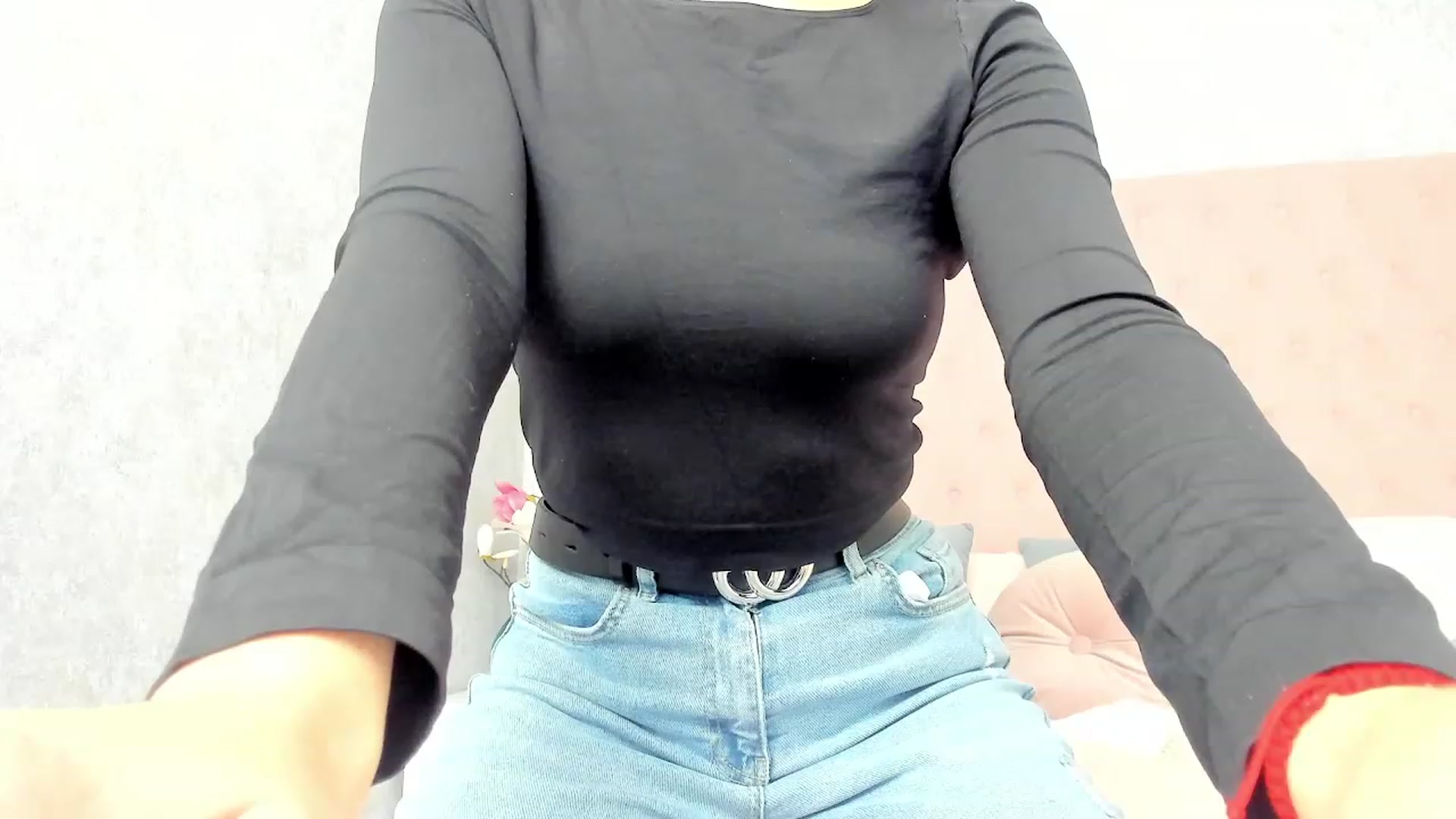 Gallery image thumbnail from AnnCutie's myfreecams stream on, 12/03/2022, 11:15 image 15 of 20