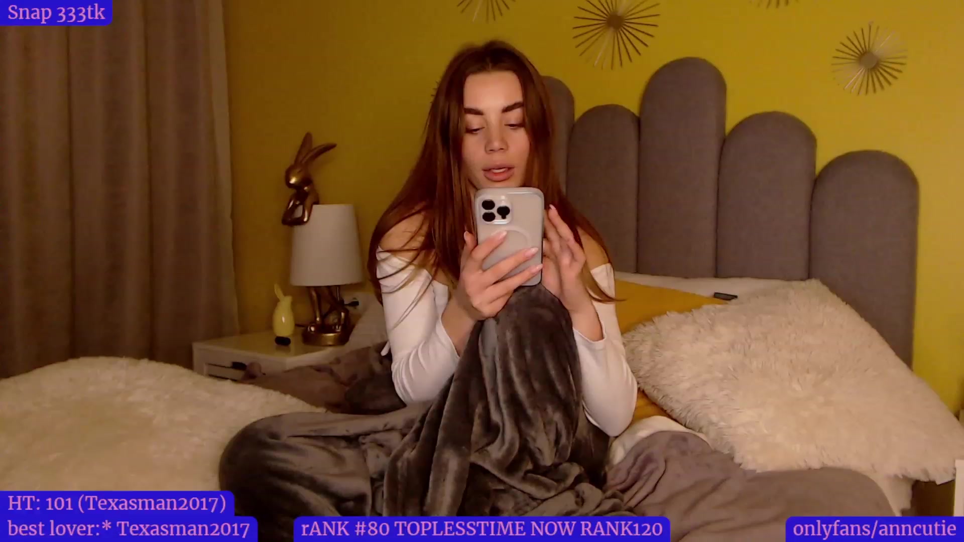 Gallery image thumbnail from AnnCutie's myfreecams stream on, 12/04/2022, 19:30 image 6 of 20