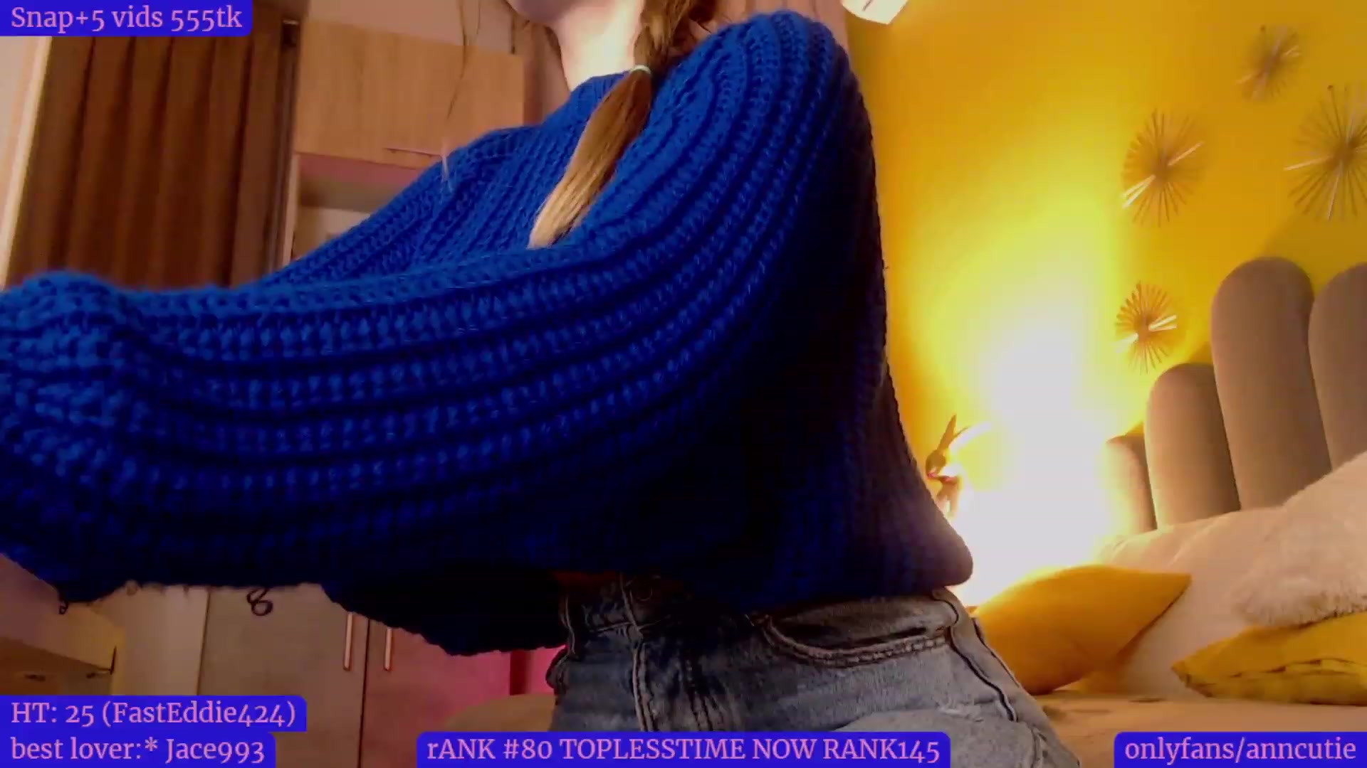 Gallery image thumbnail from AnnCutie's myfreecams stream on, 12/08/2022, 18:17 image 3 of 20