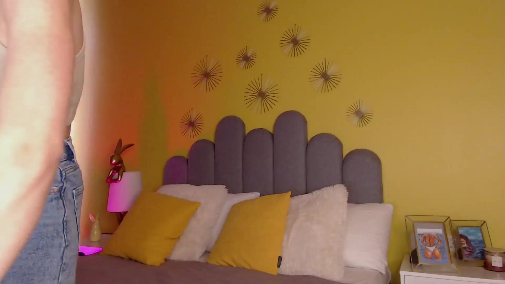 Gallery image thumbnail from AnnCutie's myfreecams stream on, 12/10/2022, 08:10 image 1 of 20
