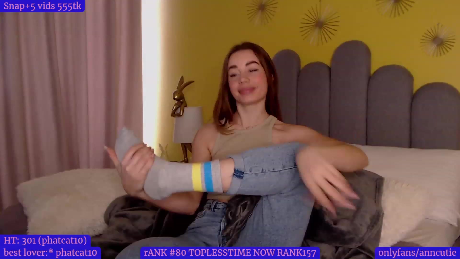Gallery image thumbnail from AnnCutie's myfreecams stream on, 12/10/2022, 08:10 image 16 of 20