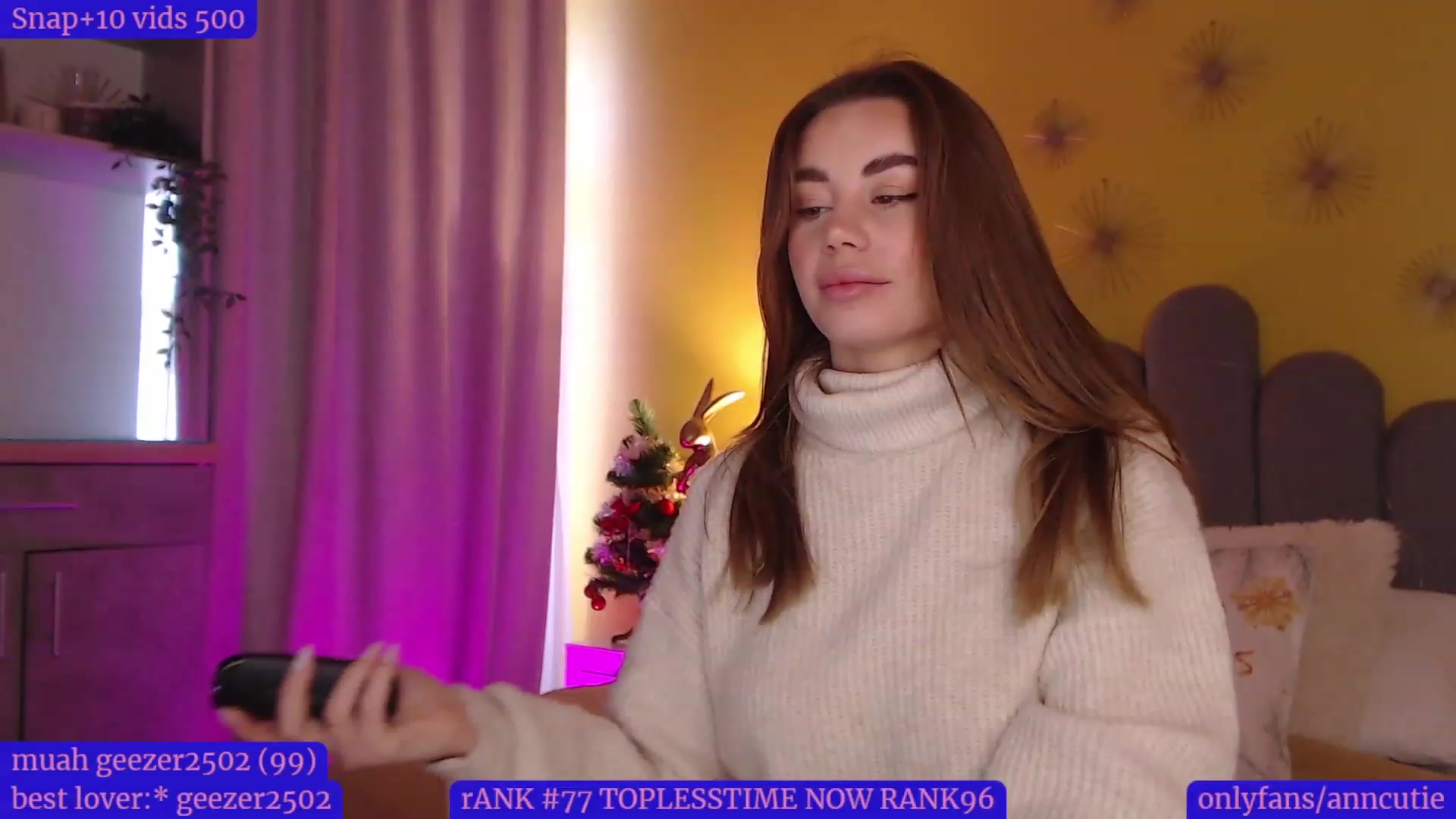 Gallery image thumbnail from AnnCutie's myfreecams stream on, 12/17/2022, 07:07 image 14 of 20