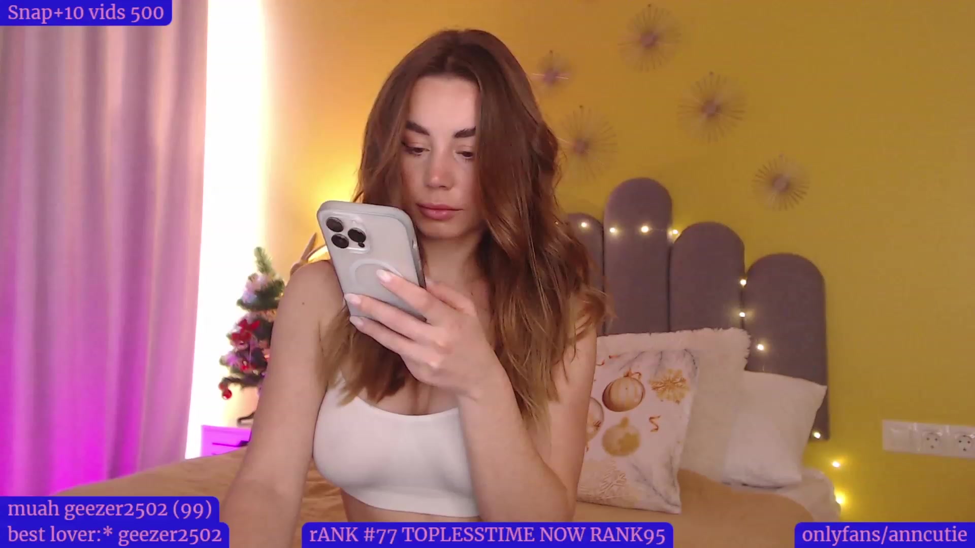 Gallery image thumbnail from AnnCutie's myfreecams stream on, 12/17/2022, 09:32 image 8 of 20