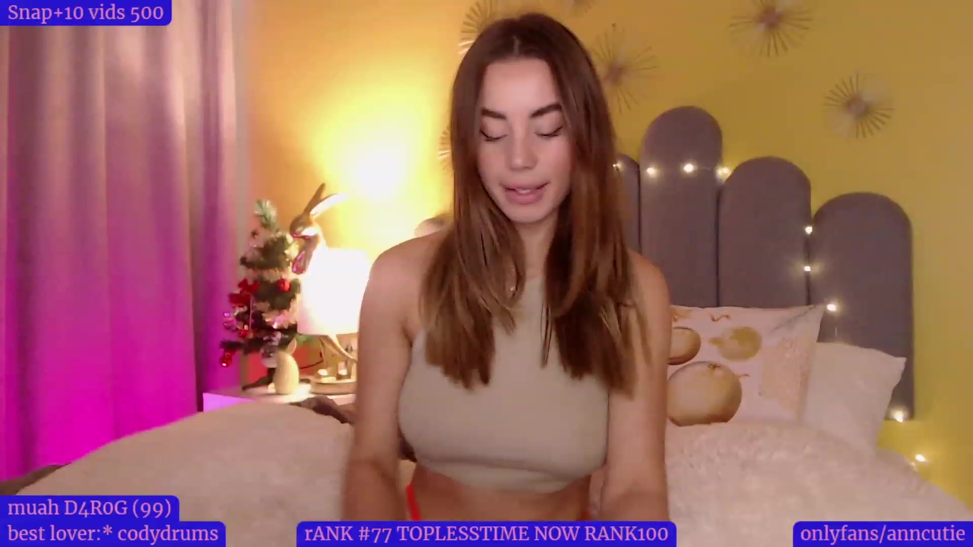 Gallery image thumbnail from AnnCutie's myfreecams stream on, 12/21/2022, 14:30 image 17 of 20