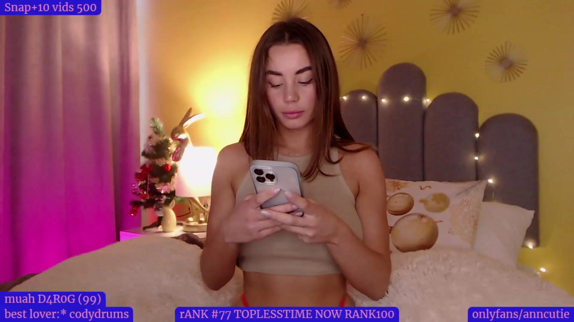 Gallery image thumbnail from AnnCutie's myfreecams stream on, 12/21/2022, 14:30 image 12 of 20