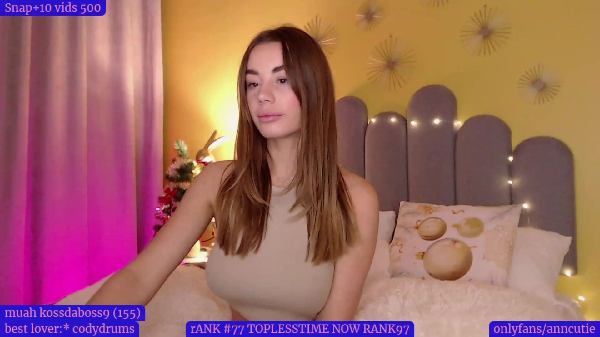 Gallery image thumbnail from AnnCutie's myfreecams stream on, 12/21/2022, 15:33 image 13 of 20