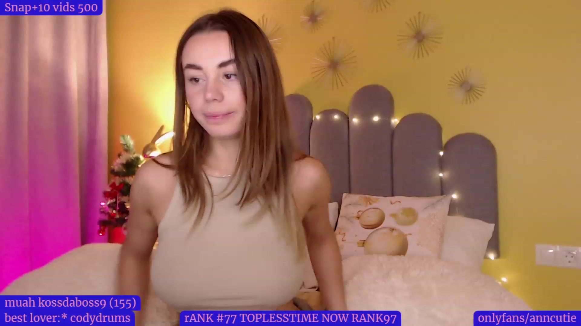 Gallery image thumbnail from AnnCutie's myfreecams stream on, 12/21/2022, 15:33 image 6 of 20