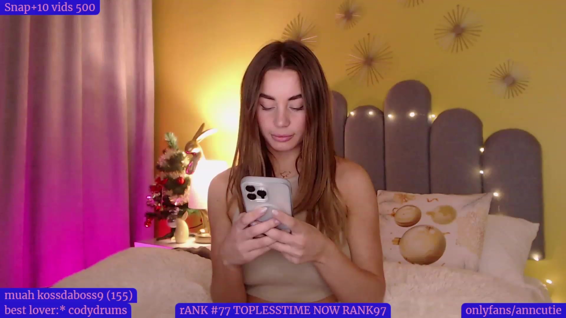 Gallery image thumbnail from AnnCutie's myfreecams stream on, 12/21/2022, 15:33 image 16 of 20