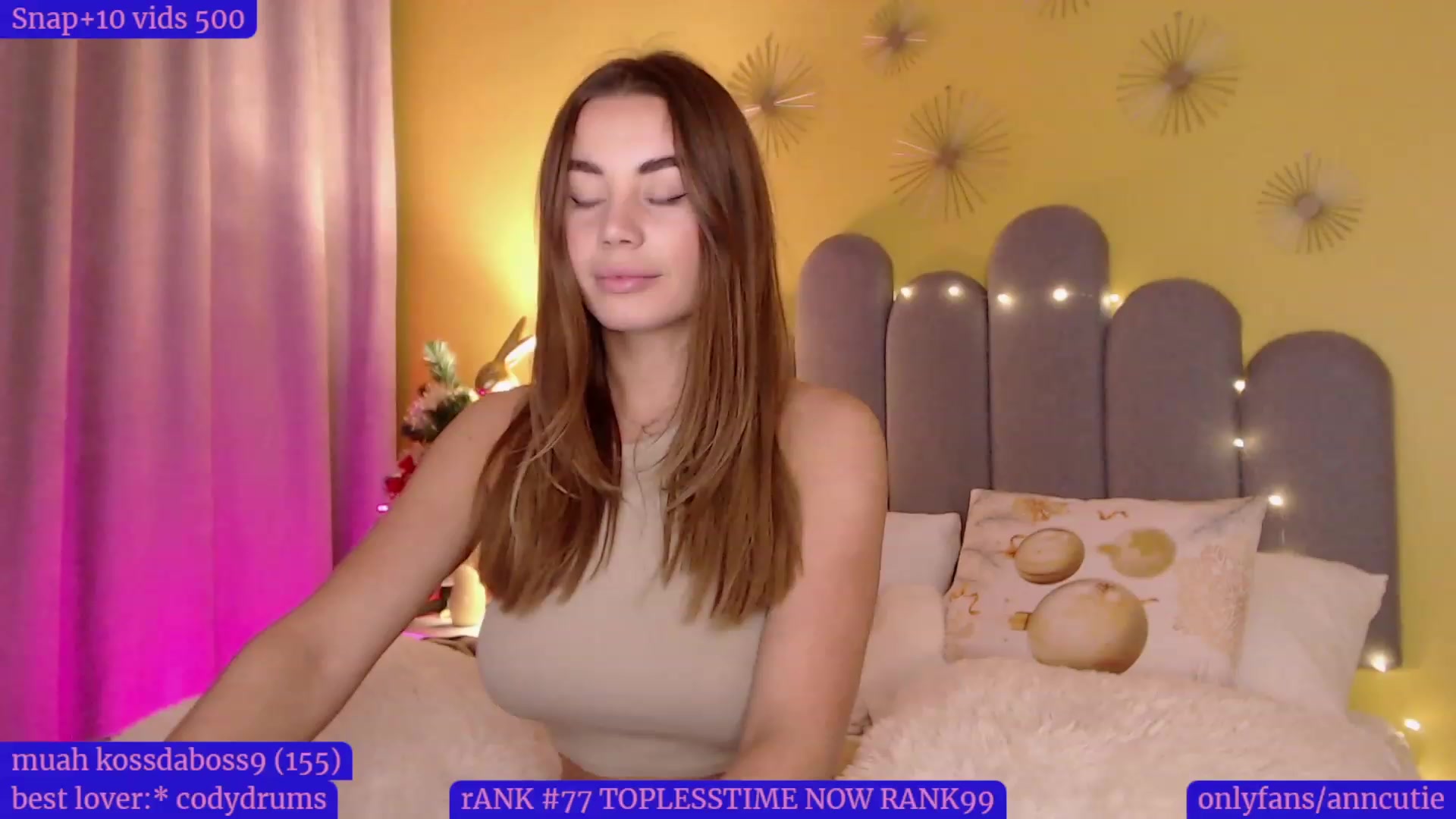Gallery image thumbnail from AnnCutie's myfreecams stream on, 12/21/2022, 16:39 image 2 of 20