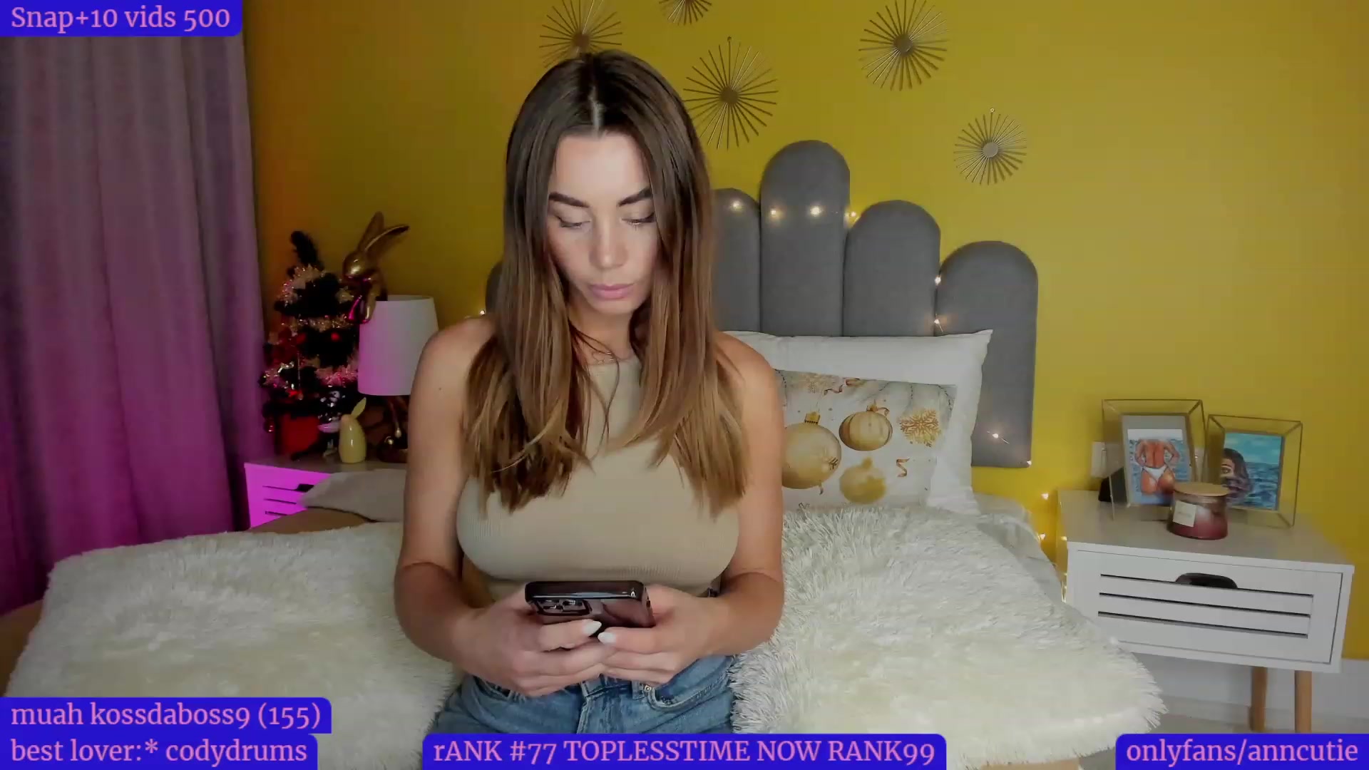 Gallery image thumbnail from AnnCutie's myfreecams stream on, 12/21/2022, 17:45 image 13 of 20