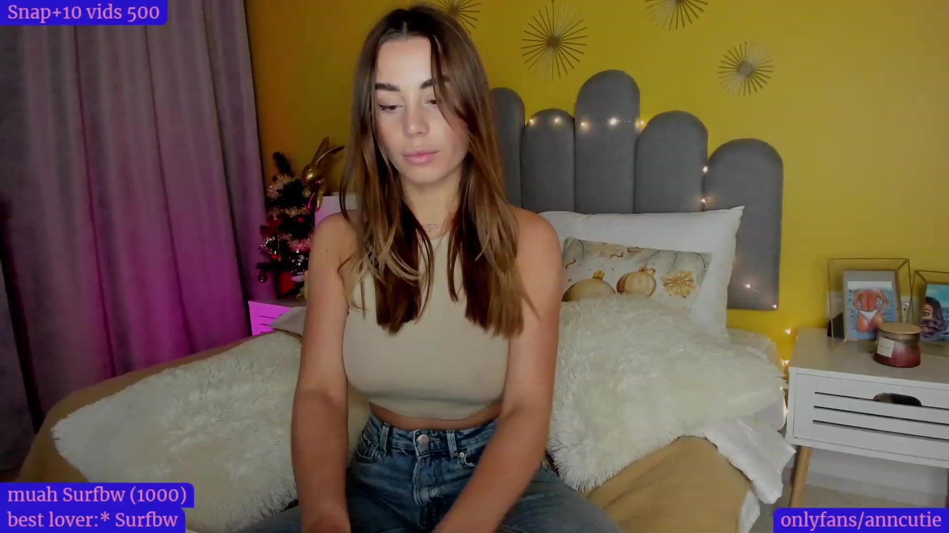 Gallery image thumbnail from AnnCutie's myfreecams stream on, 12/21/2022, 18:59 image 7 of 20
