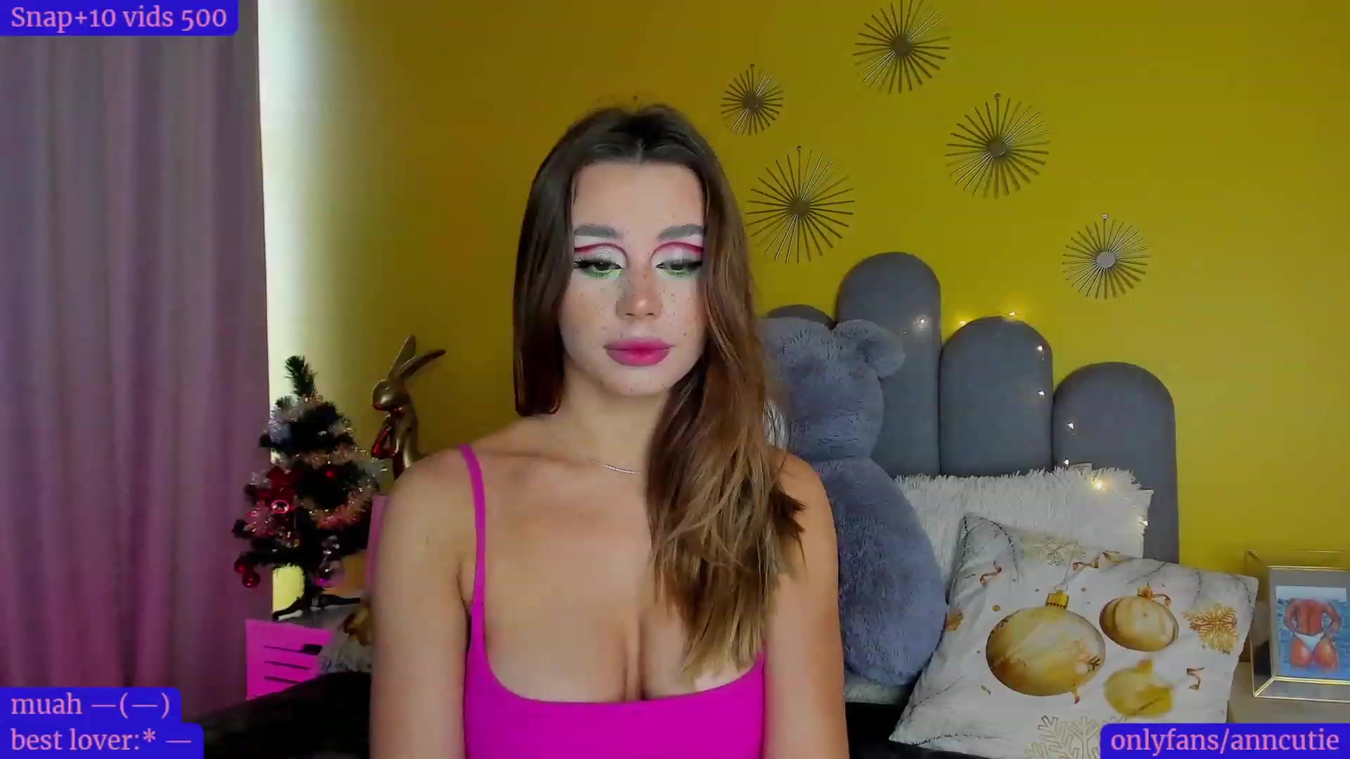 Gallery image thumbnail from AnnCutie's myfreecams stream on, 12/22/2022, 13:20 image 13 of 20