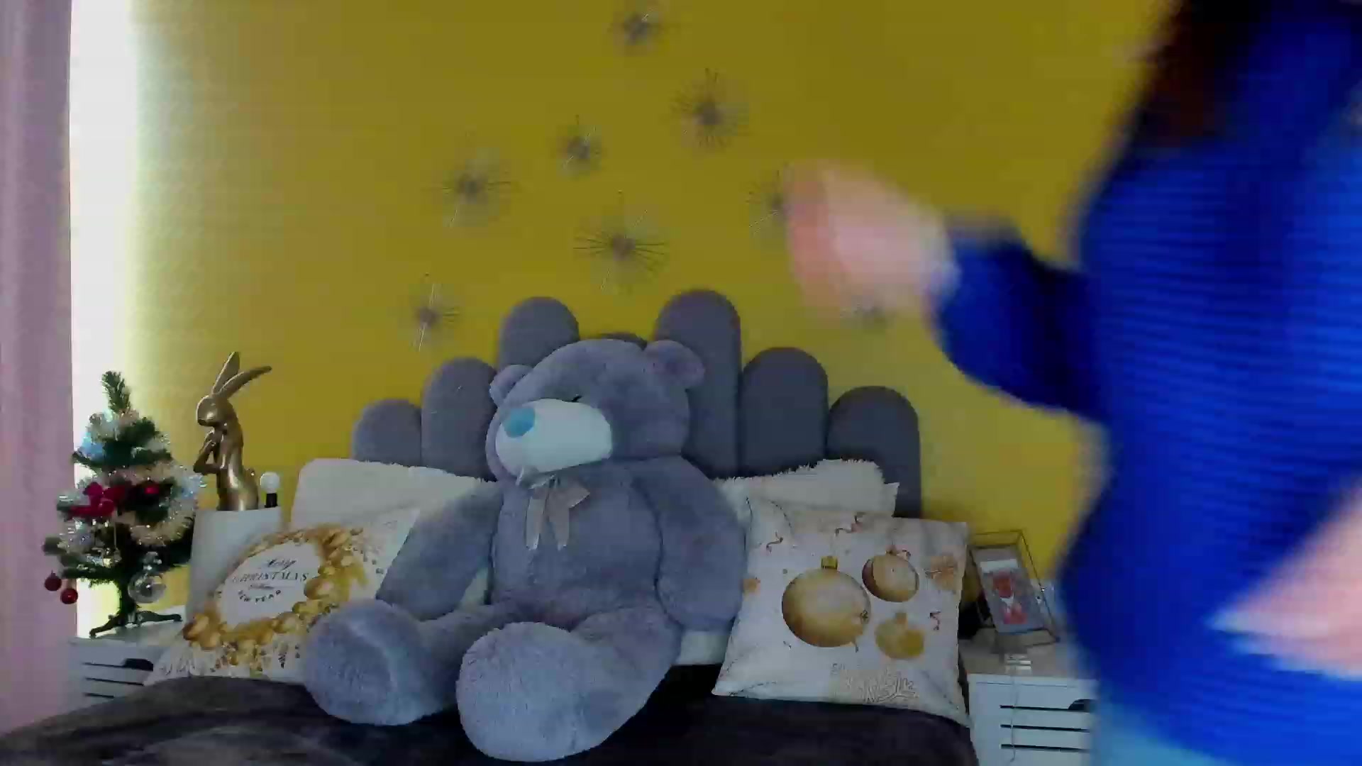 Gallery image thumbnail from AnnCutie's myfreecams stream on, 12/22/2022, 13:20 image 1 of 20