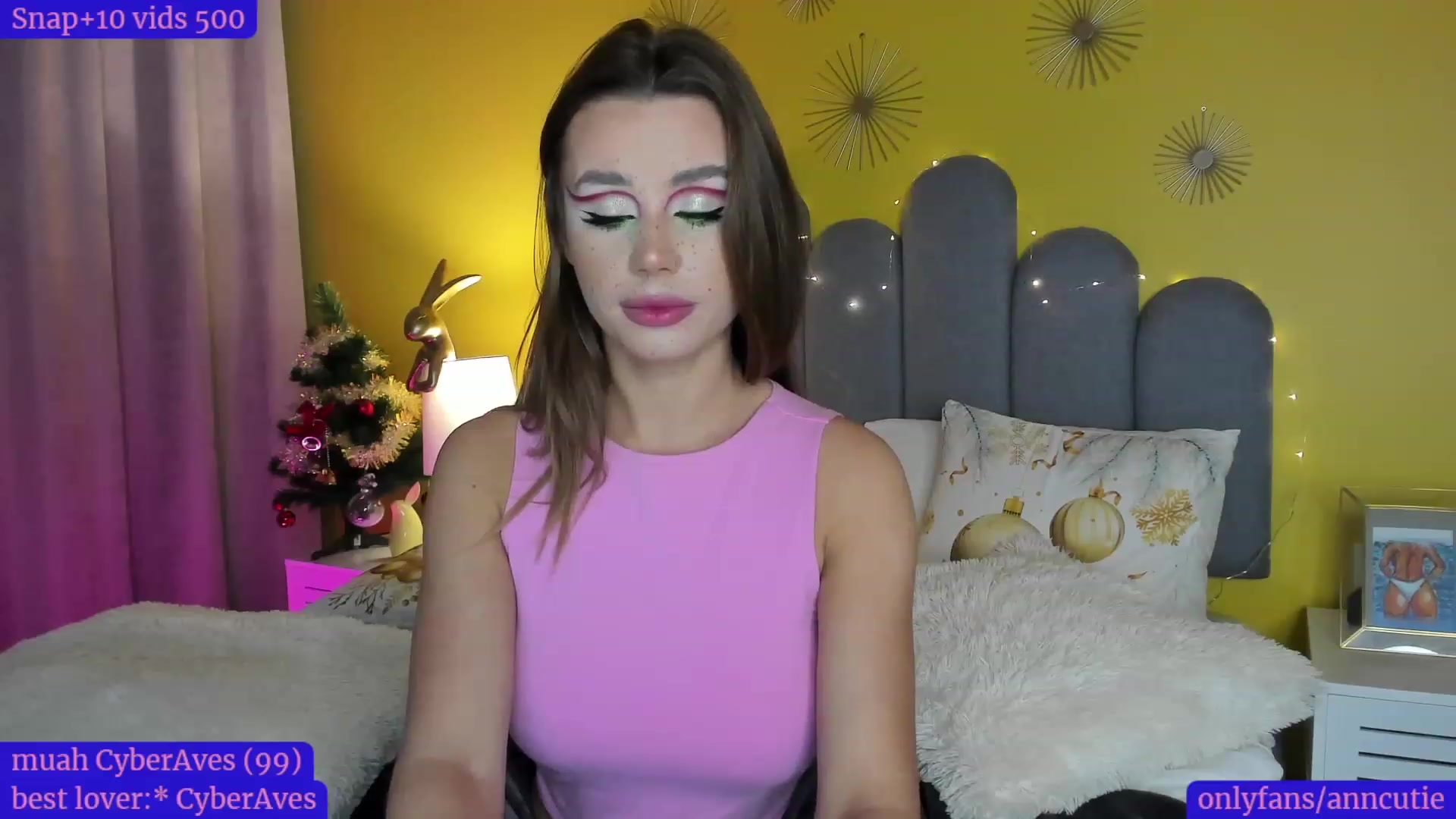 Gallery image thumbnail from AnnCutie's myfreecams stream on, 12/22/2022, 14:55 image 11 of 20