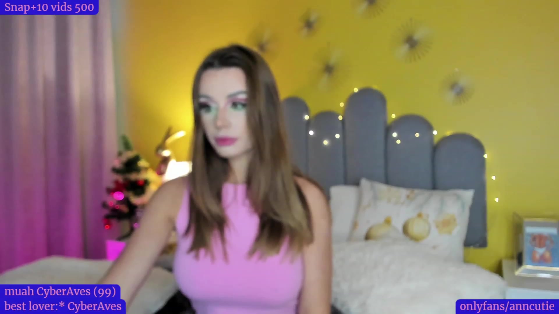 Gallery image thumbnail from AnnCutie's myfreecams stream on, 12/22/2022, 14:55 image 4 of 20