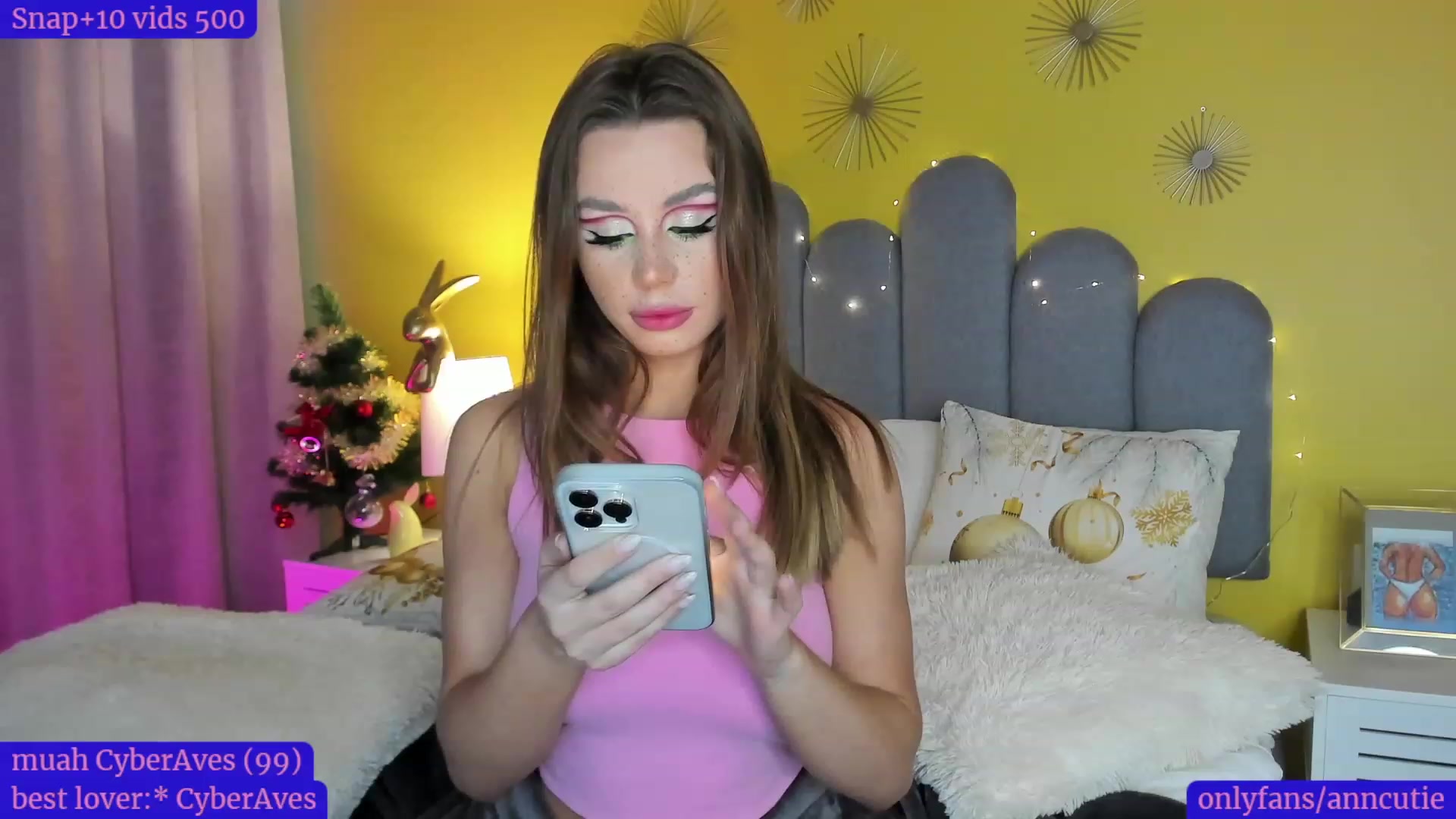 Gallery image thumbnail from AnnCutie's myfreecams stream on, 12/22/2022, 14:55 image 6 of 20