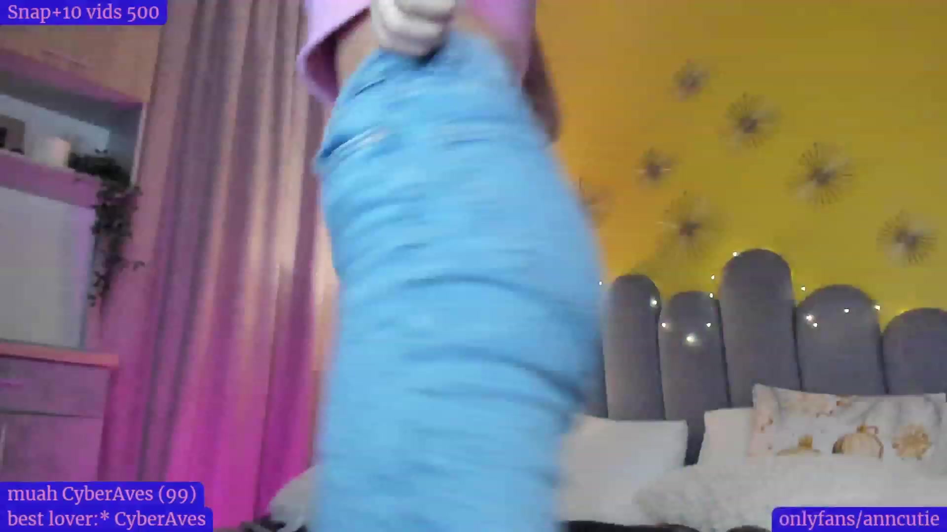 Gallery image thumbnail from AnnCutie's myfreecams stream on, 12/22/2022, 15:10 image 12 of 20