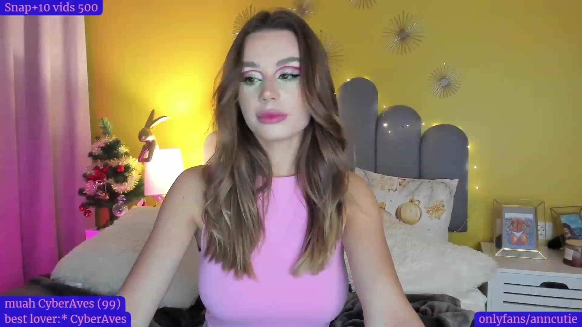 Gallery image thumbnail from AnnCutie's myfreecams stream on, 12/22/2022, 15:10 image 8 of 20