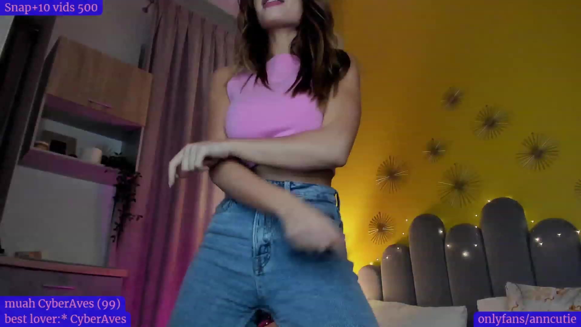 Gallery image thumbnail from AnnCutie's myfreecams stream on, 12/22/2022, 15:10 image 18 of 20
