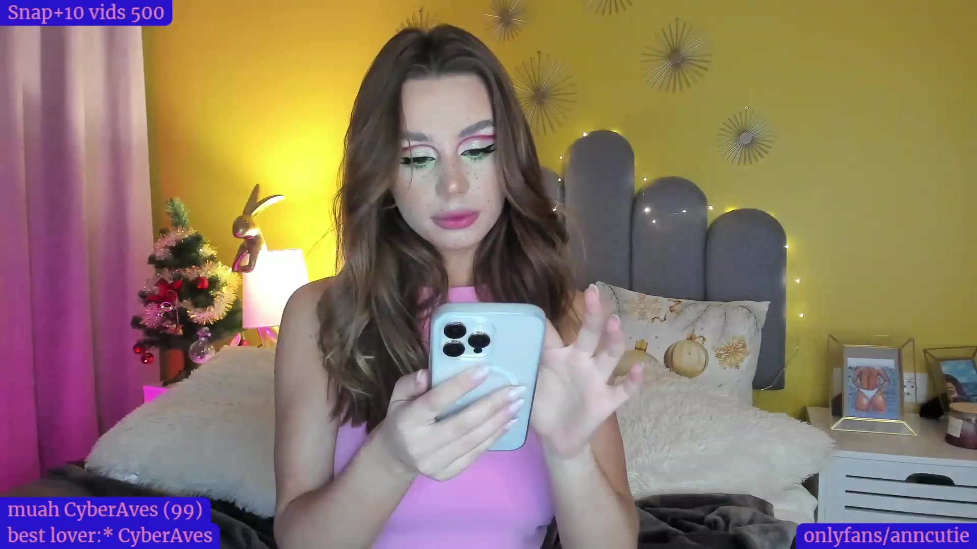 Gallery image thumbnail from AnnCutie's myfreecams stream on, 12/22/2022, 15:10 image 7 of 20