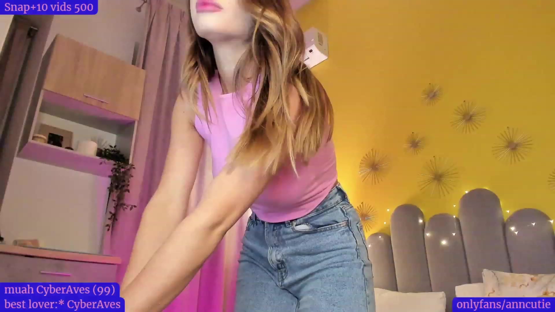 Gallery image thumbnail from AnnCutie's myfreecams stream on, 12/22/2022, 15:10 image 14 of 20