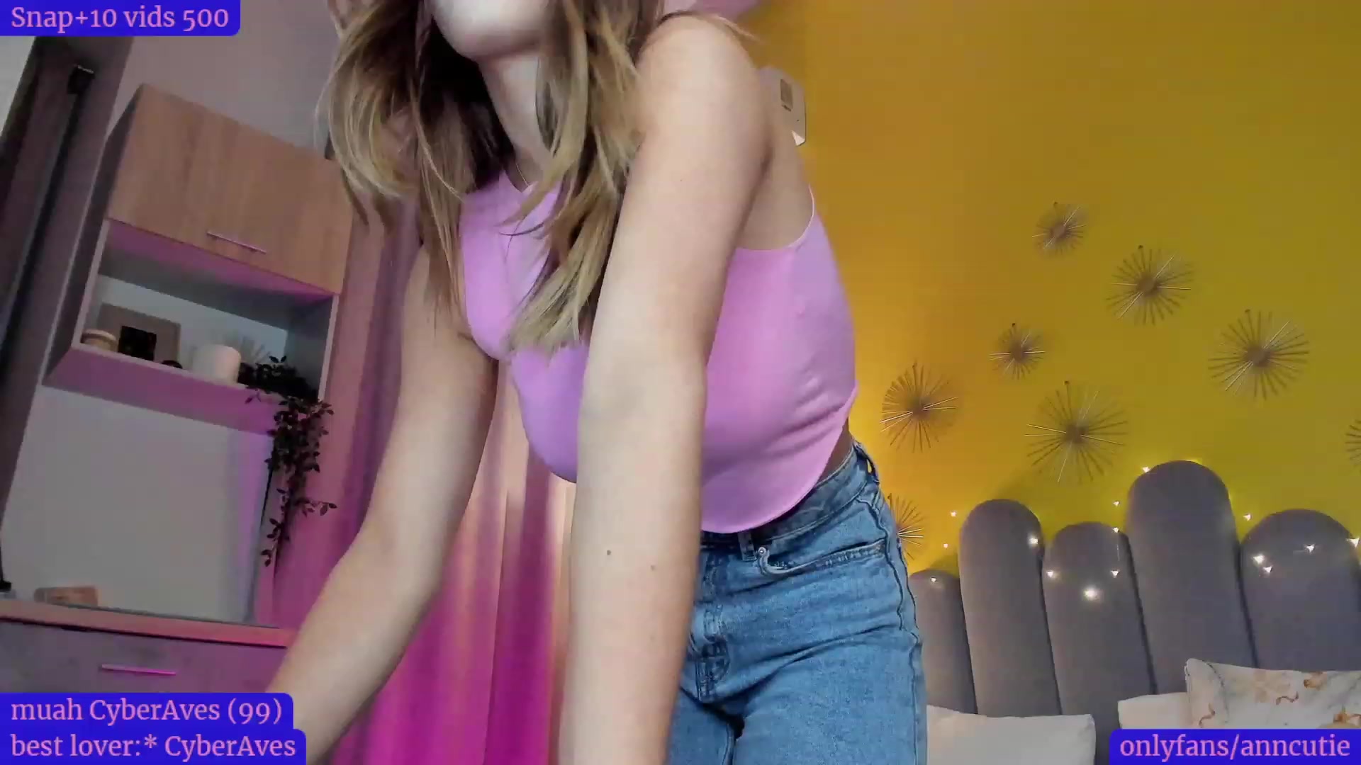 Gallery image thumbnail from AnnCutie's myfreecams stream on, 12/22/2022, 15:10 image 19 of 20