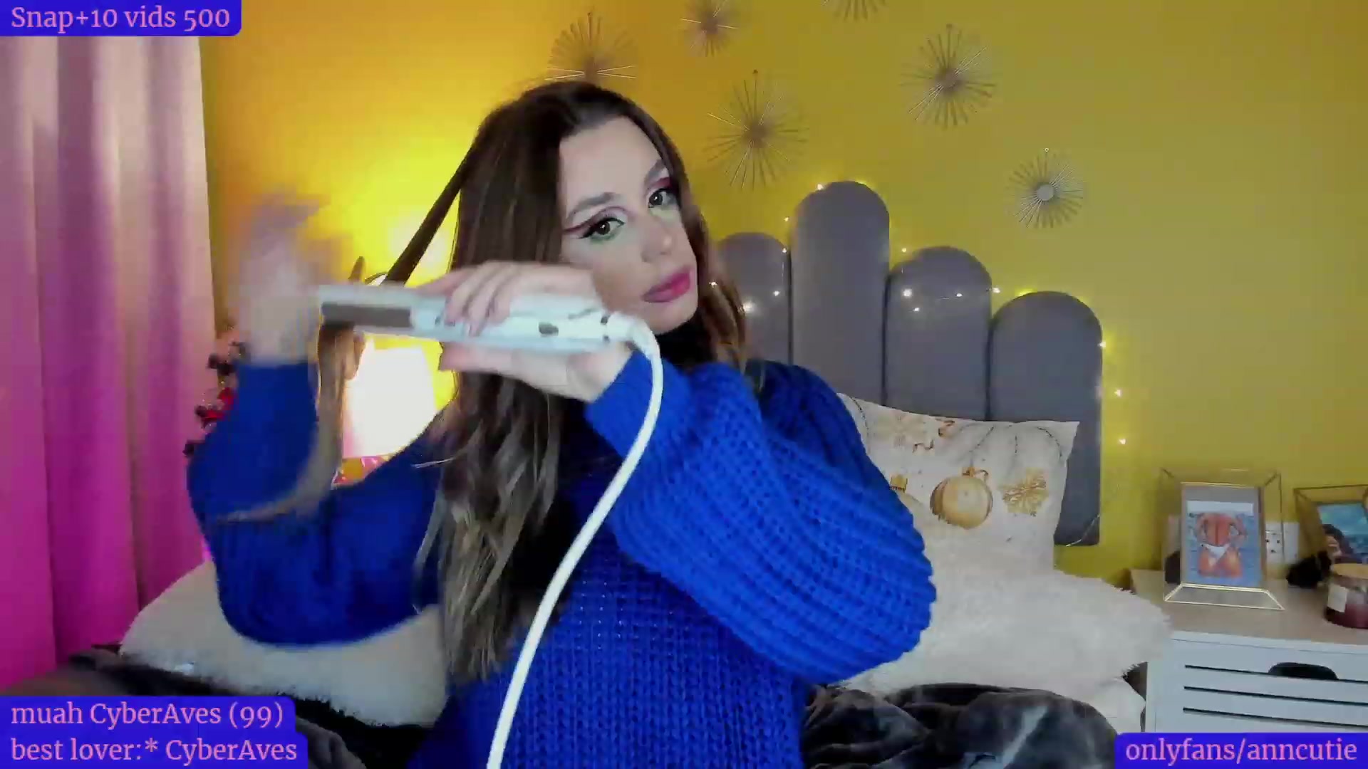 Gallery image thumbnail from AnnCutie's myfreecams stream on, 12/22/2022, 15:10 image 2 of 20