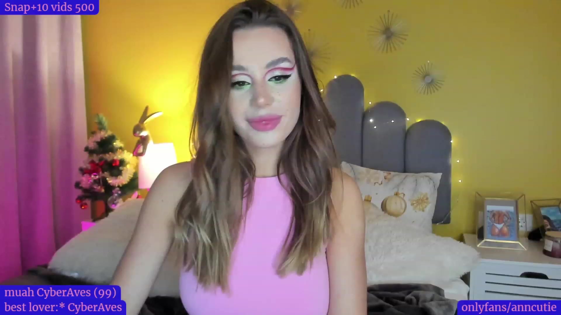 Gallery image thumbnail from AnnCutie's myfreecams stream on, 12/22/2022, 15:10 image 6 of 20