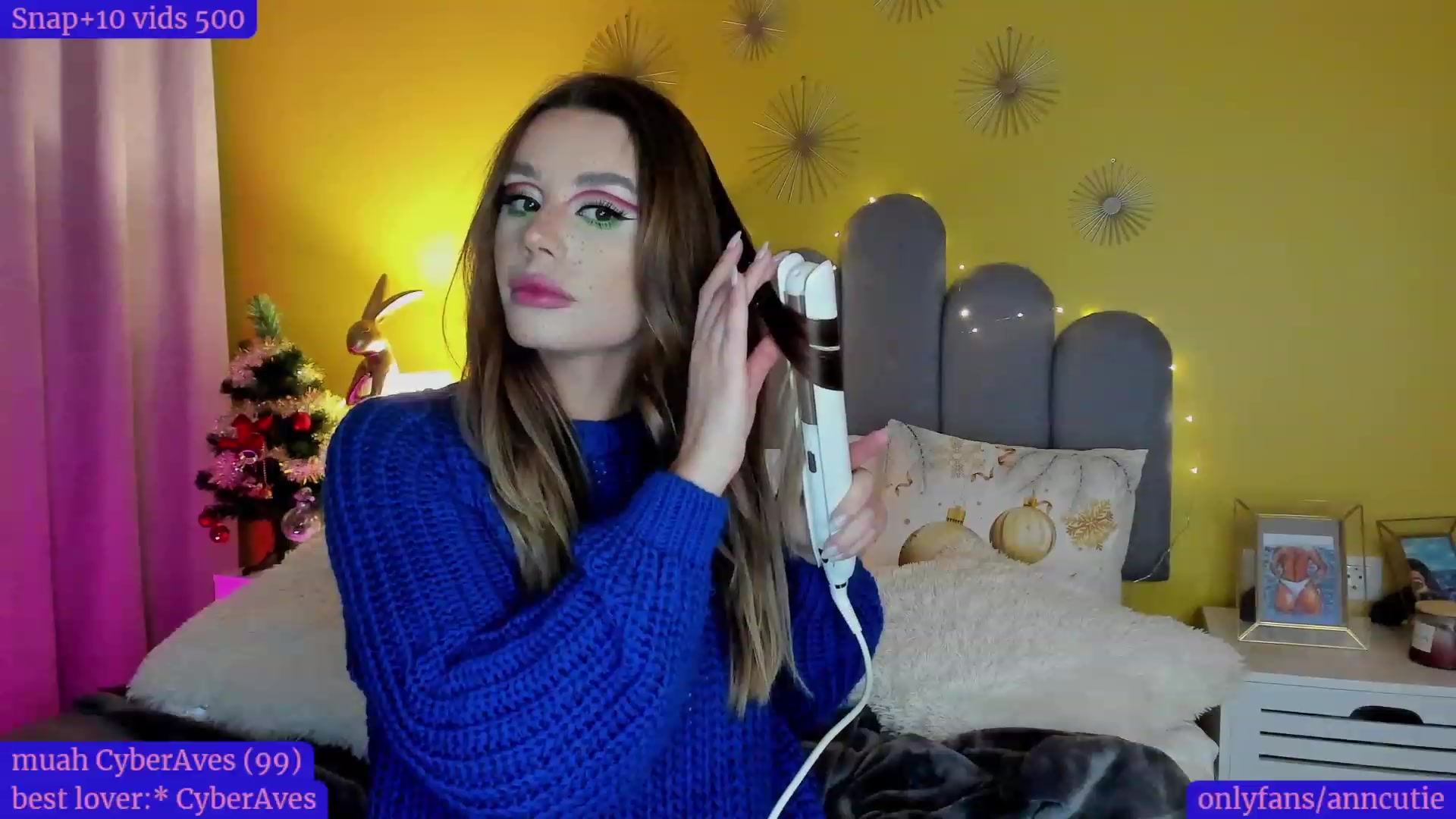 Gallery image thumbnail from AnnCutie's myfreecams stream on, 12/22/2022, 15:10 image 3 of 20