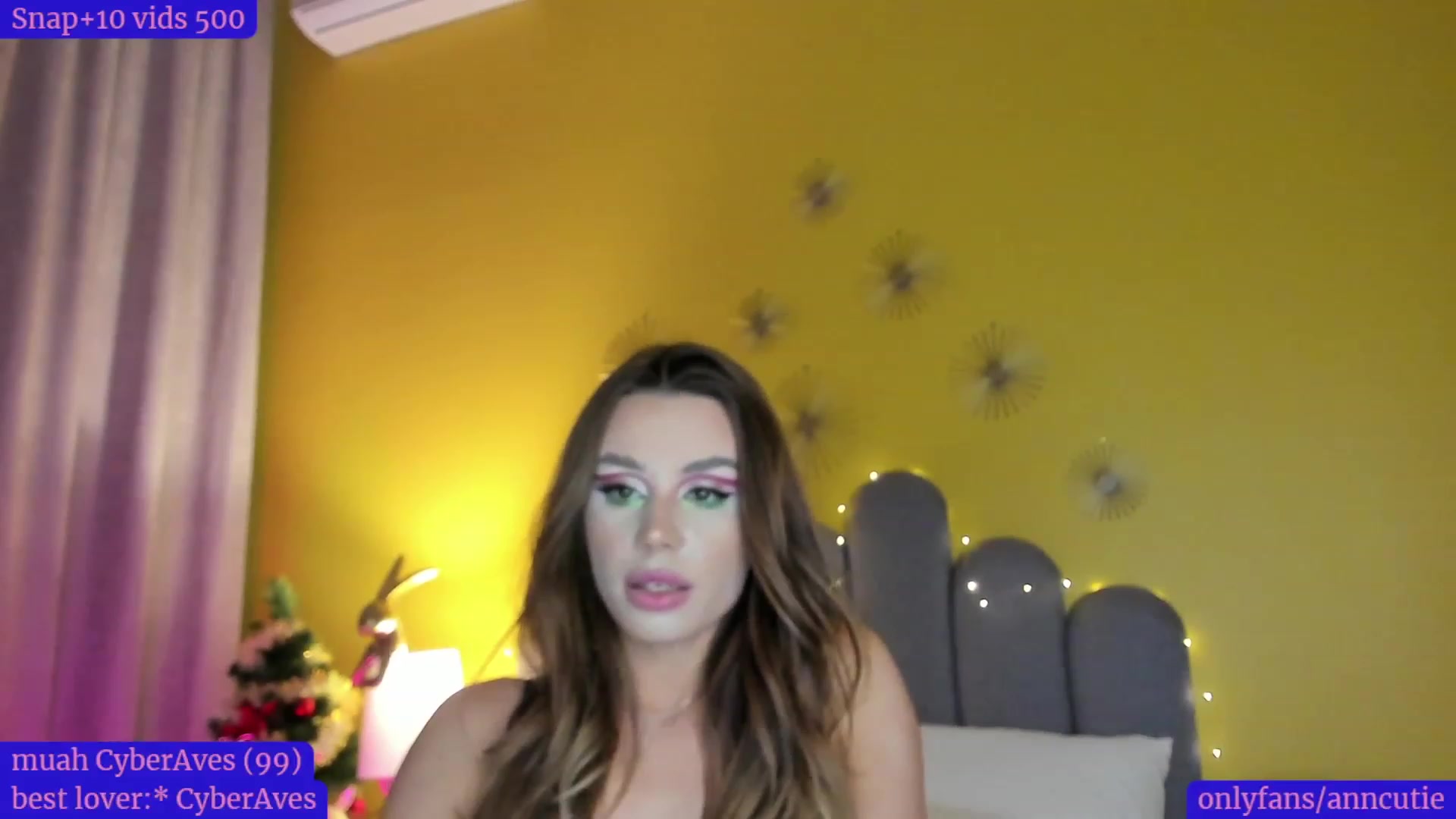 Gallery image thumbnail from AnnCutie's myfreecams stream on, 12/22/2022, 15:57 image 14 of 20