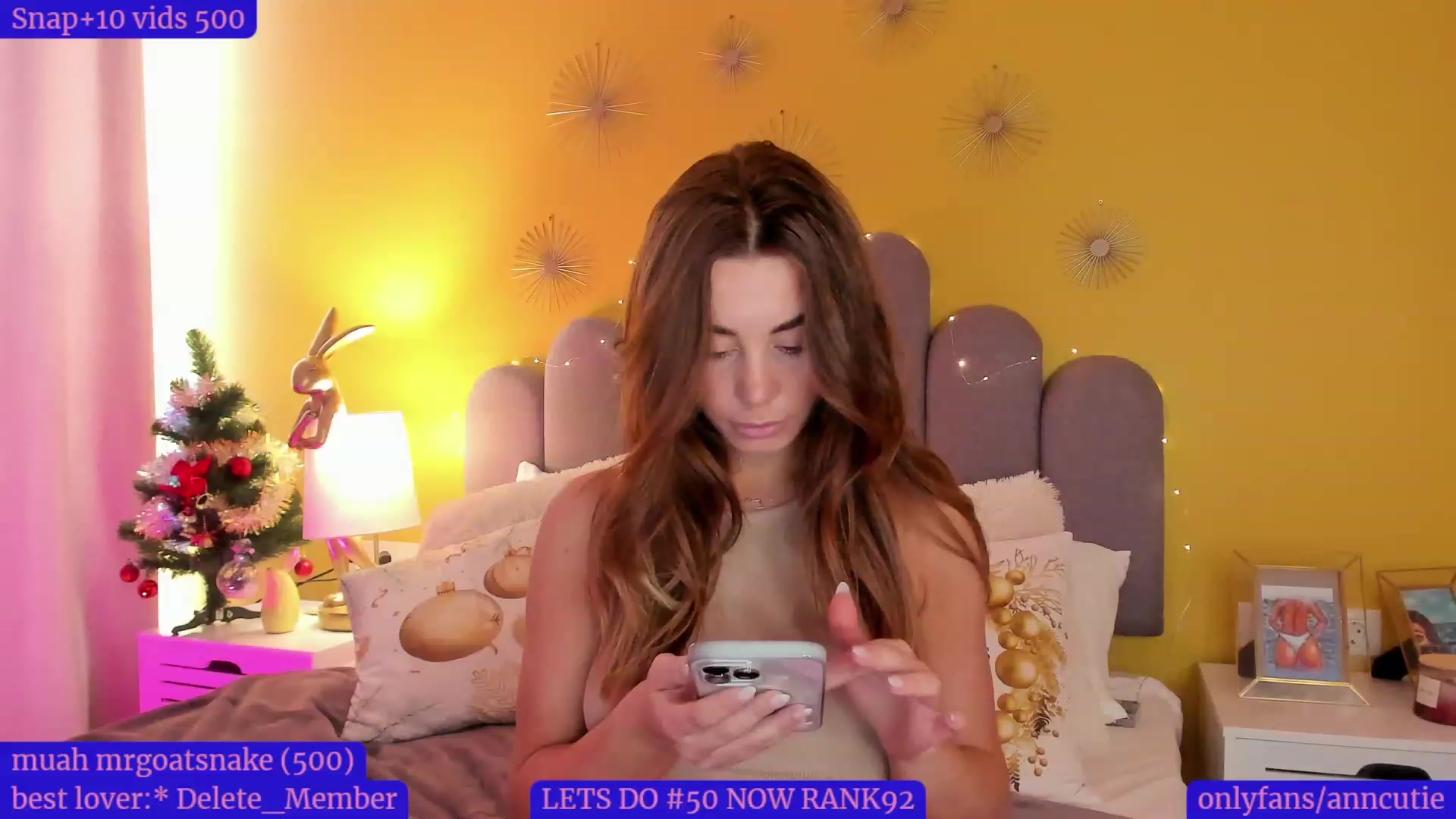 Gallery image thumbnail from AnnCutie's myfreecams stream on, 12/23/2022, 10:23 image 16 of 20