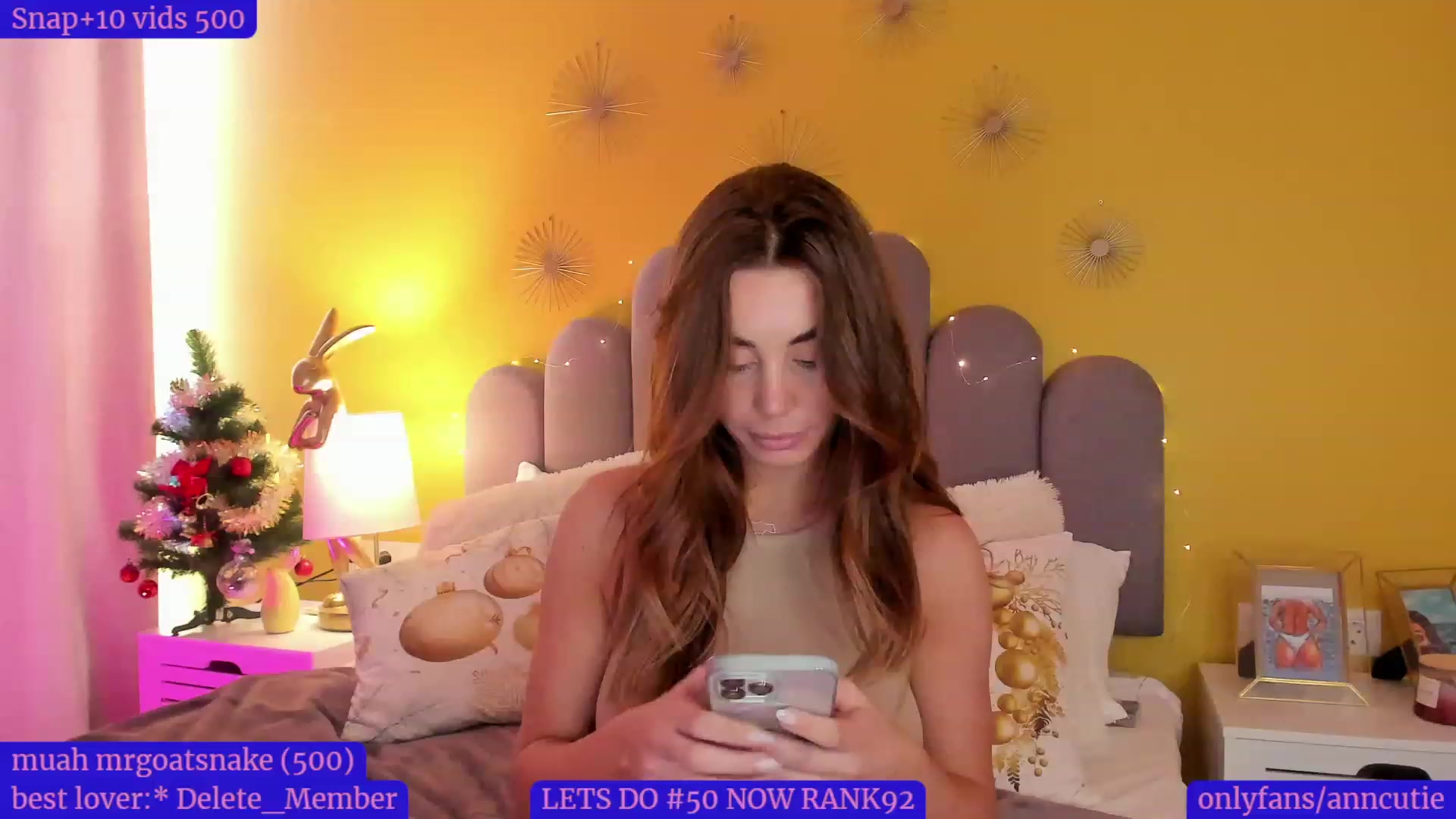 Gallery image thumbnail from AnnCutie's myfreecams stream on, 12/23/2022, 10:23 image 13 of 20