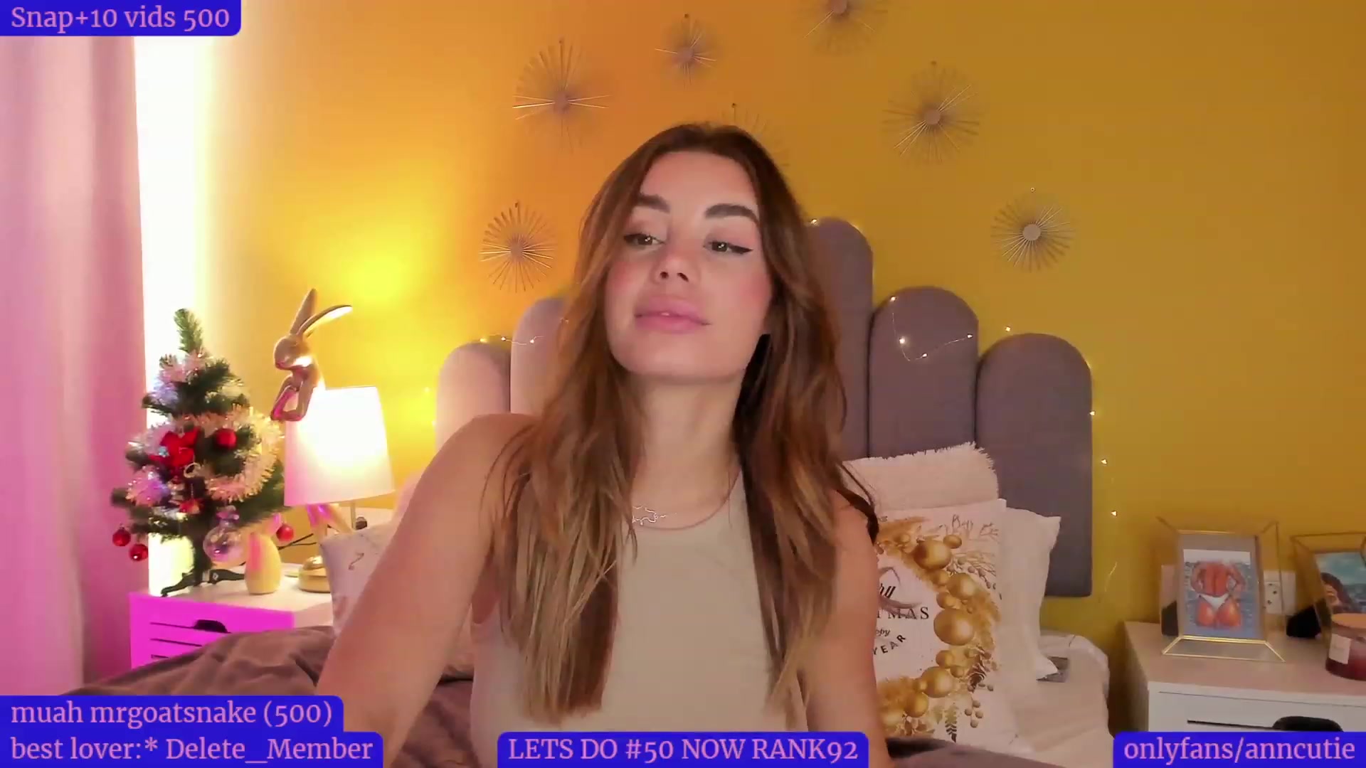 Gallery image thumbnail from AnnCutie's myfreecams stream on, 12/23/2022, 10:23 image 12 of 20