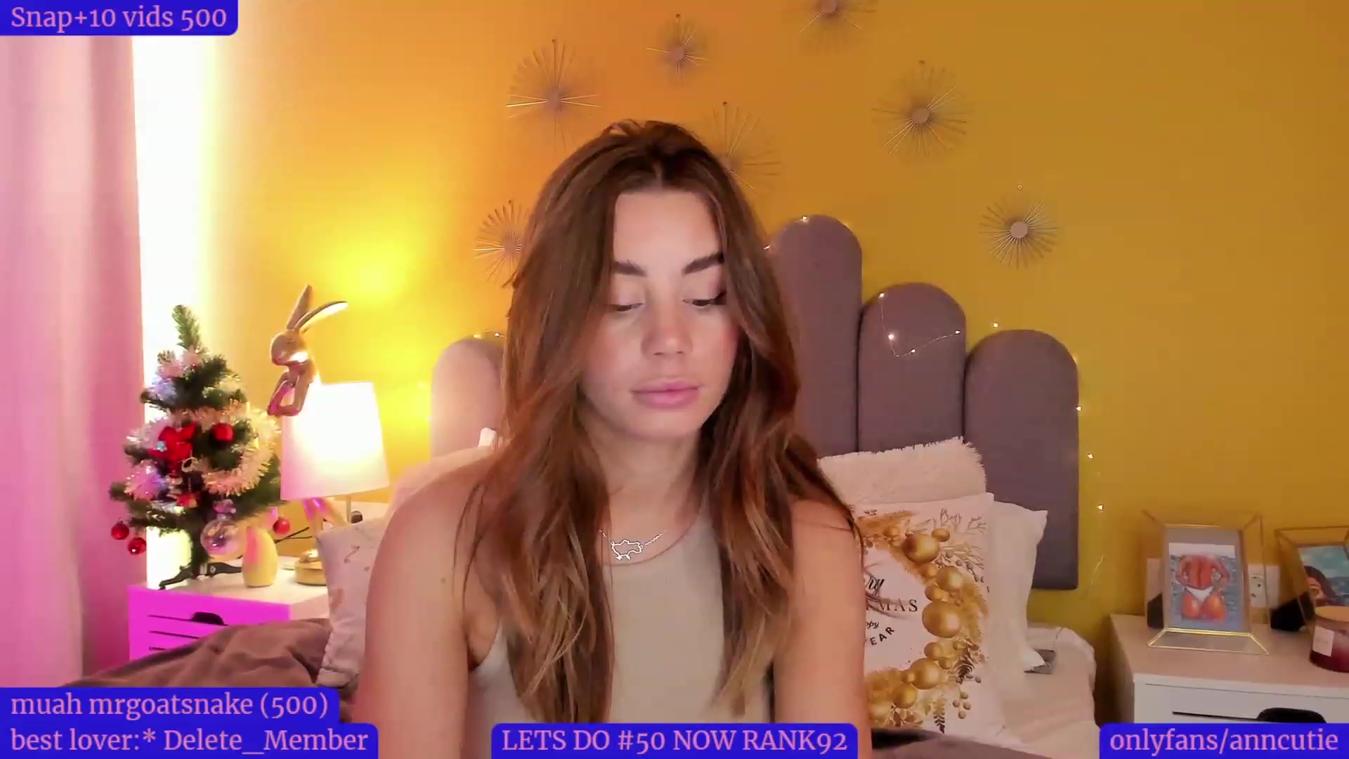 Gallery image thumbnail from AnnCutie's myfreecams stream on, 12/23/2022, 10:23 image 14 of 20