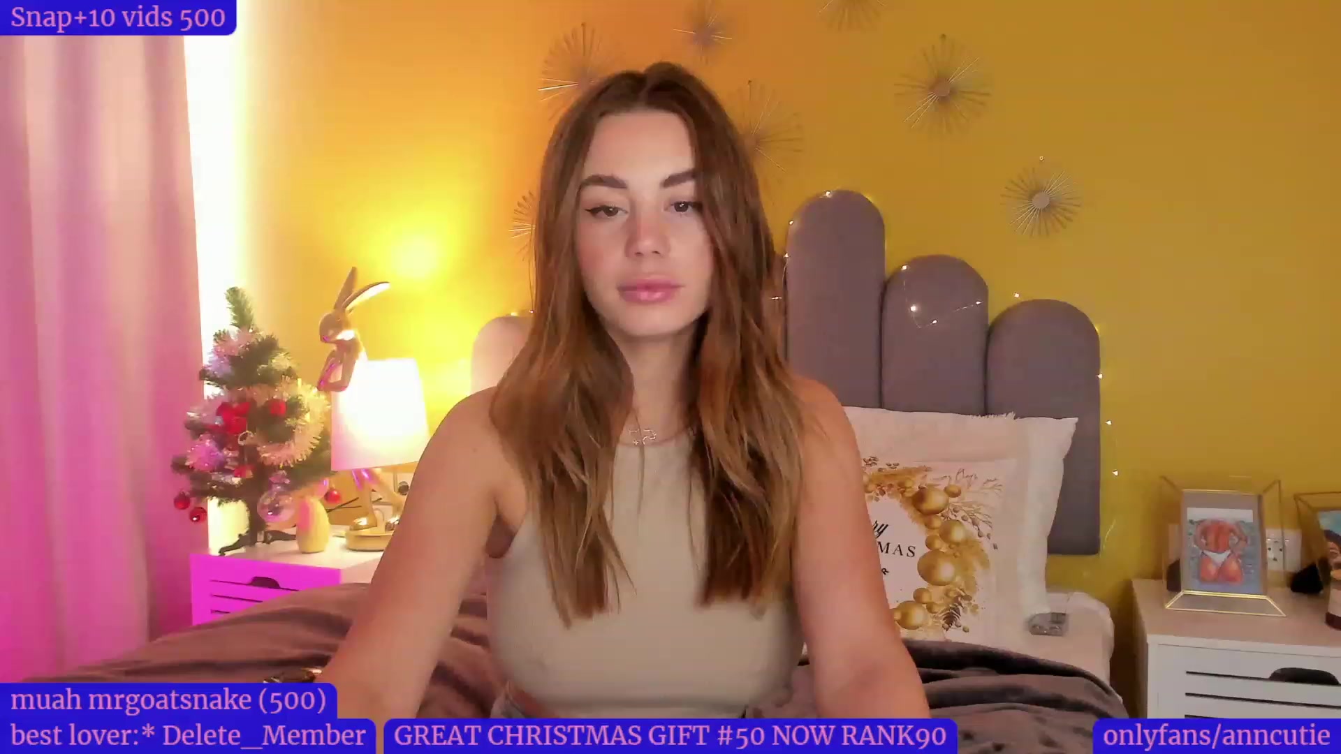 Gallery image thumbnail from AnnCutie's myfreecams stream on, 12/23/2022, 12:30 image 16 of 20