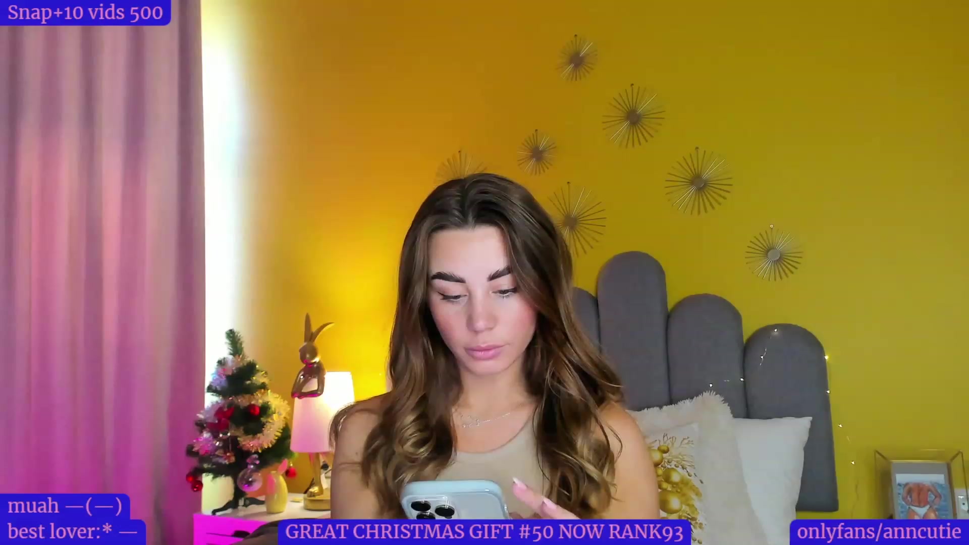 Gallery image thumbnail from AnnCutie's myfreecams stream on, 12/24/2022, 14:53 image 1 of 20