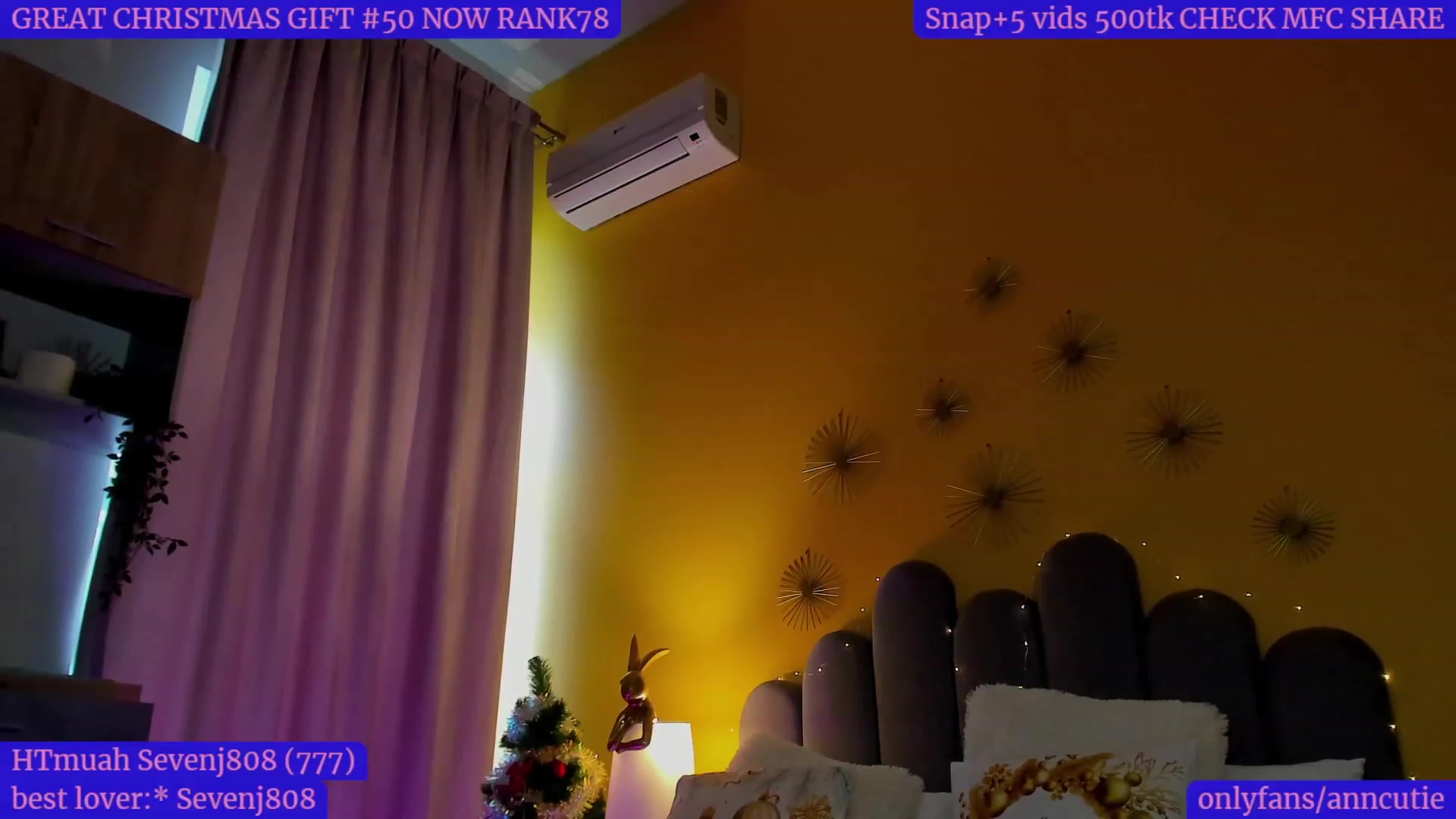 Gallery image thumbnail from AnnCutie's myfreecams stream on, 12/25/2022, 09:10 image 9 of 20