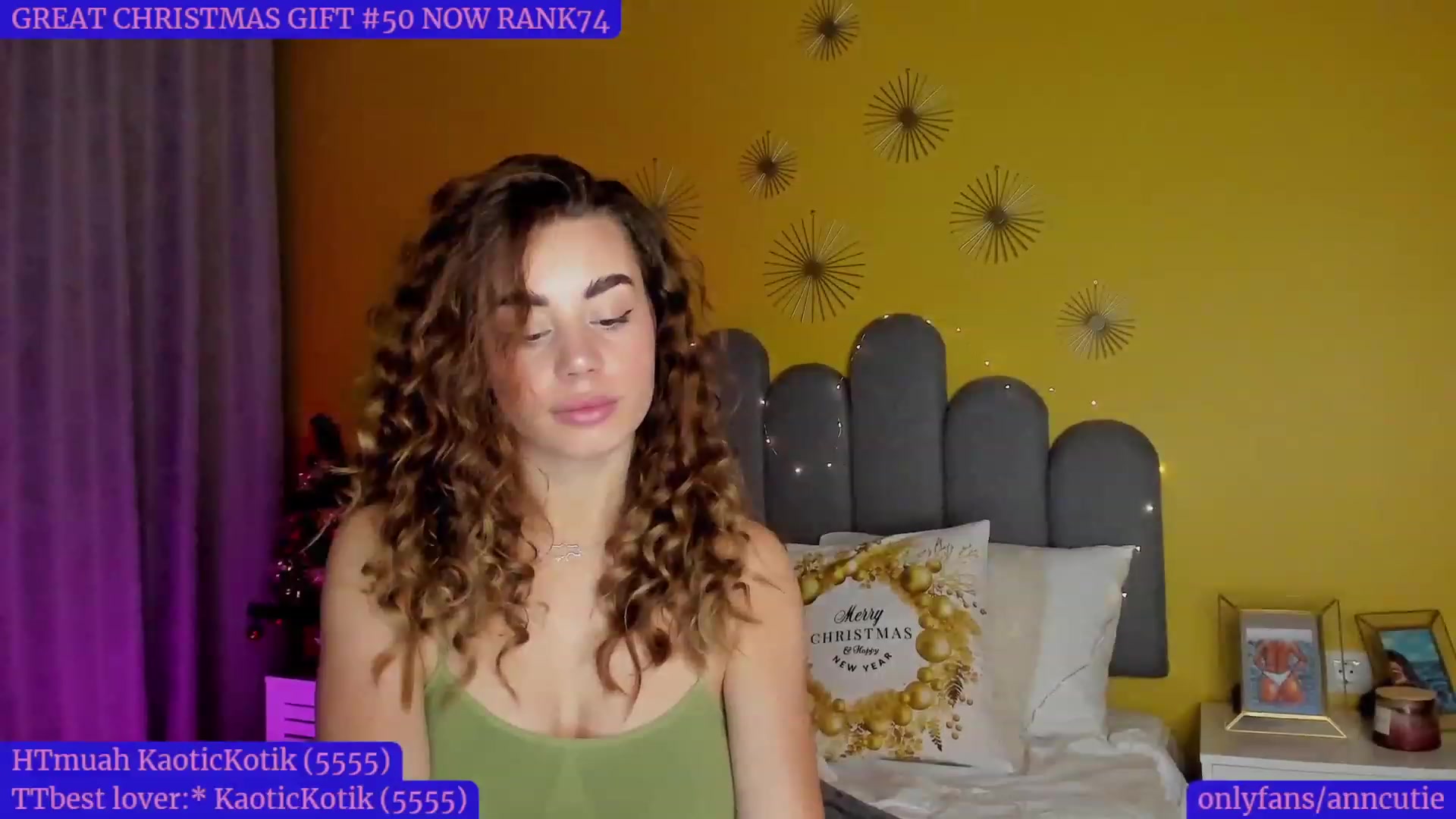 Gallery image thumbnail from AnnCutie's myfreecams stream on, 12/28/2022, 16:39 image 10 of 20