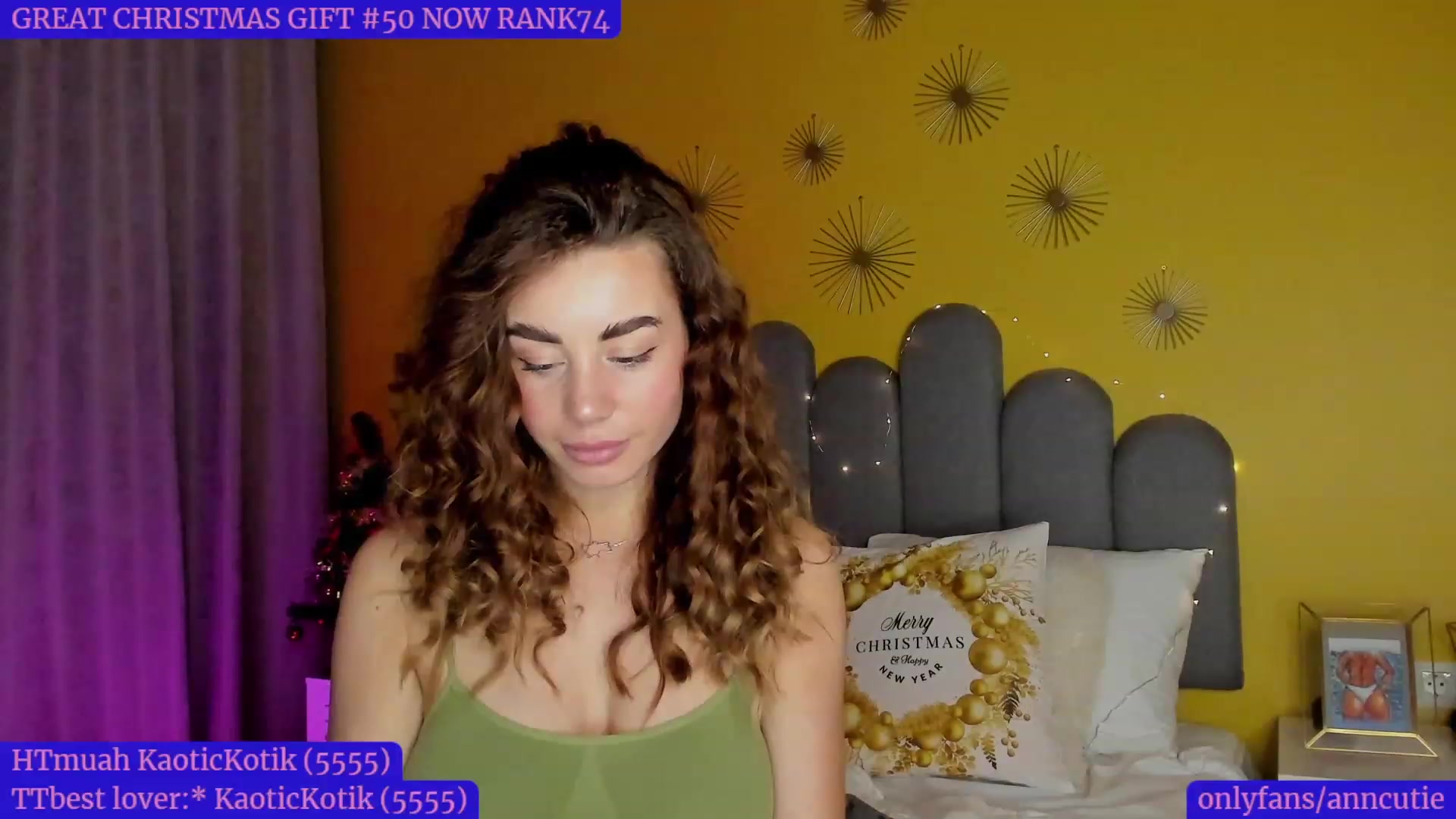Gallery image thumbnail from AnnCutie's myfreecams stream on, 12/28/2022, 16:39 image 11 of 20